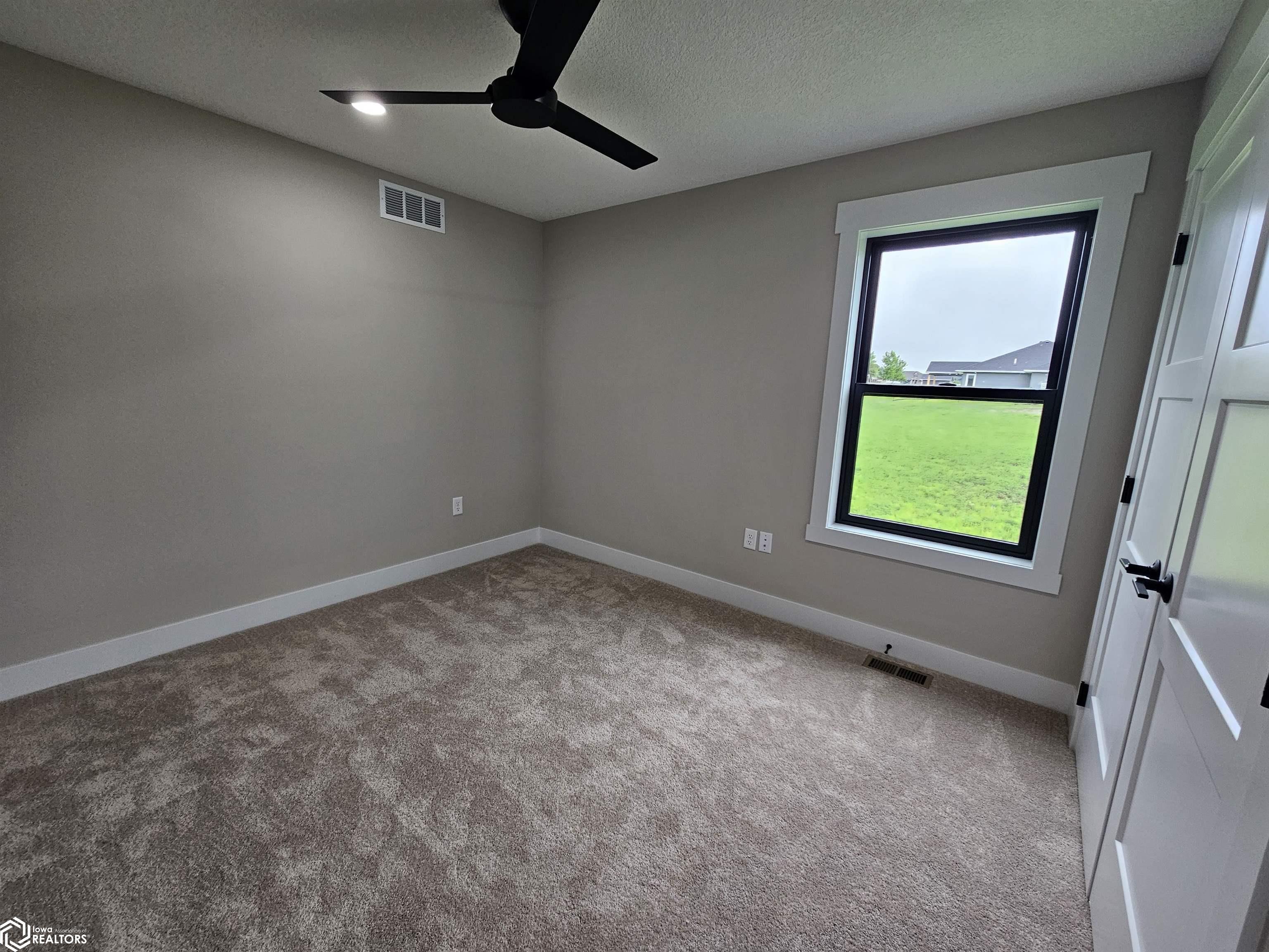 1409 E 10th Street, Carroll, Iowa image 6