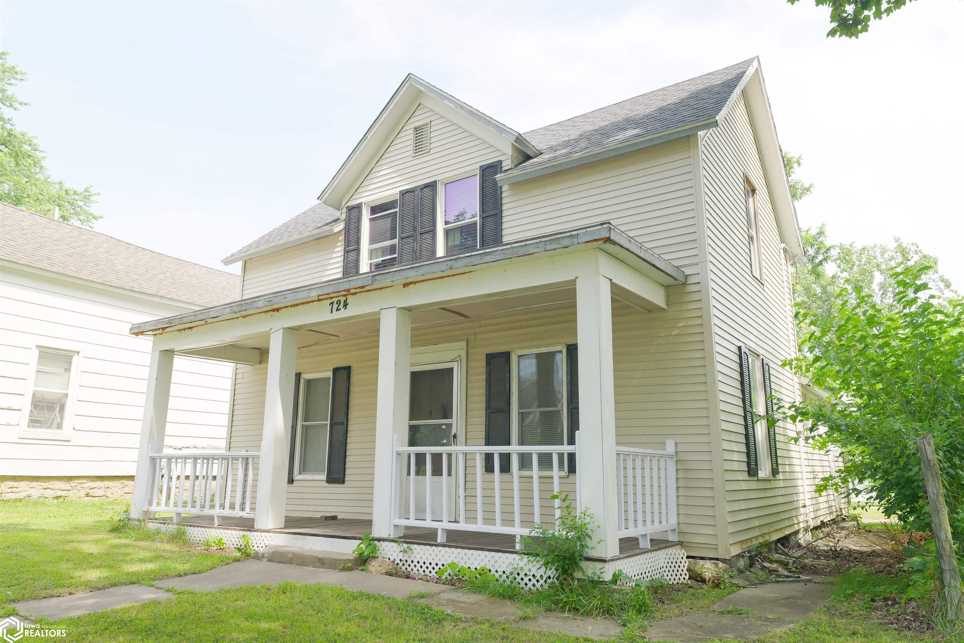 724 Louisa Street, Burlington, Iowa image 2