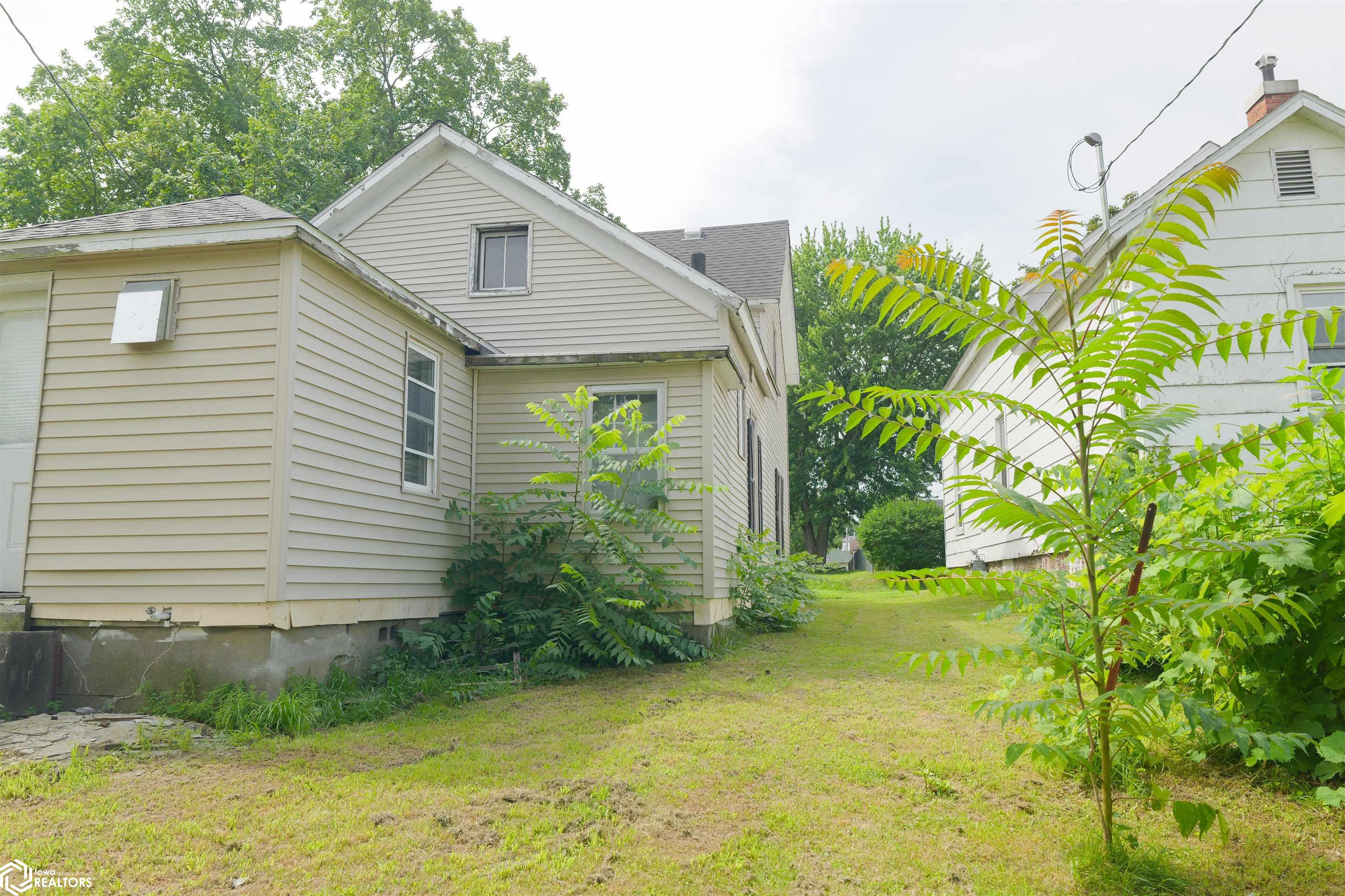 724 Louisa Street, Burlington, Iowa image 5