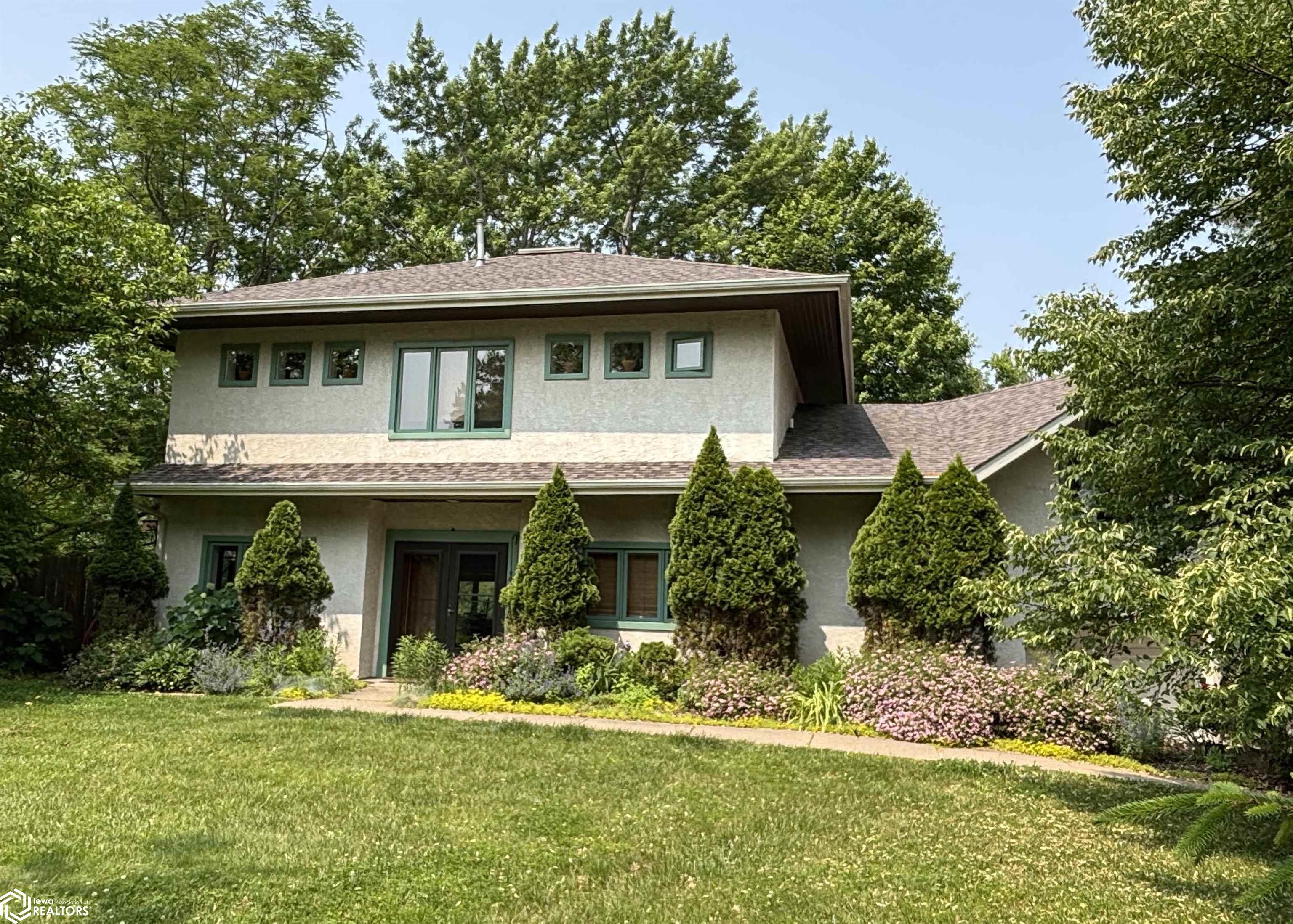 1204 Lakeview Drive, Fairfield, Iowa image 1