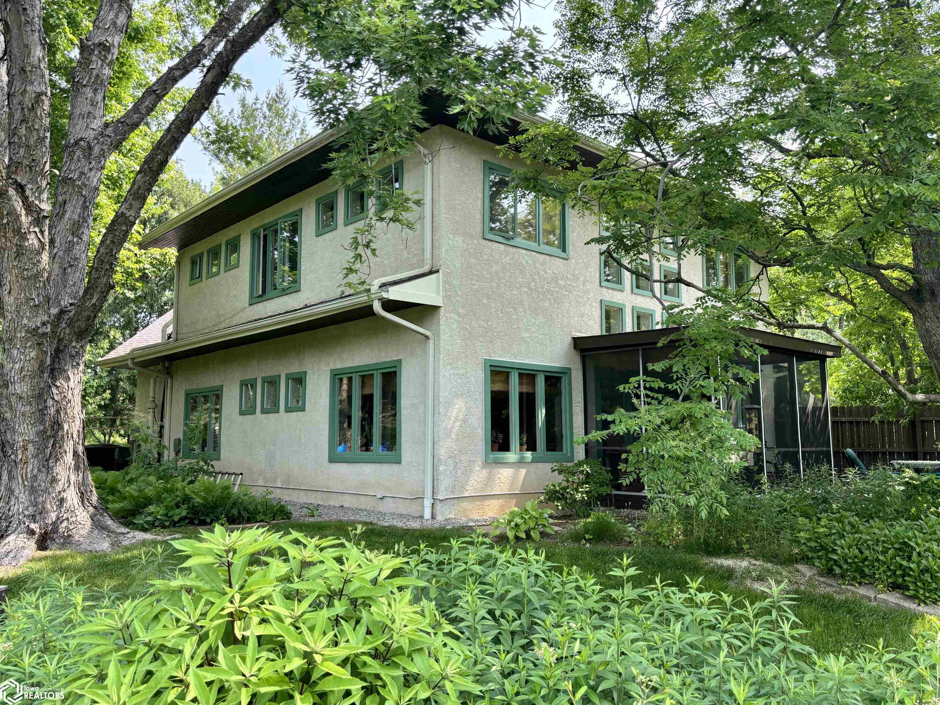 1204 Lakeview Drive, Fairfield, Iowa image 4