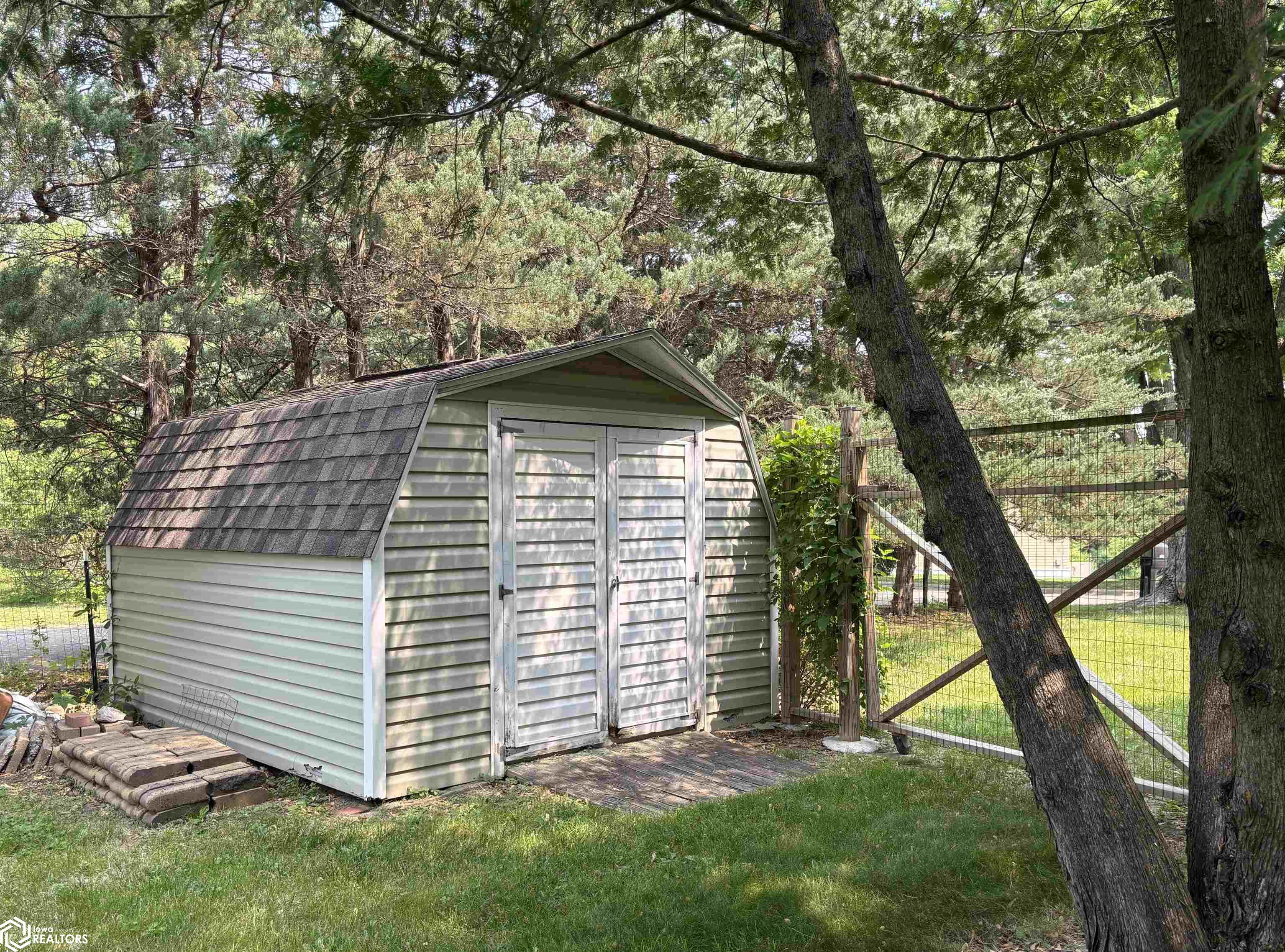 1204 Lakeview Drive, Fairfield, Iowa image 42