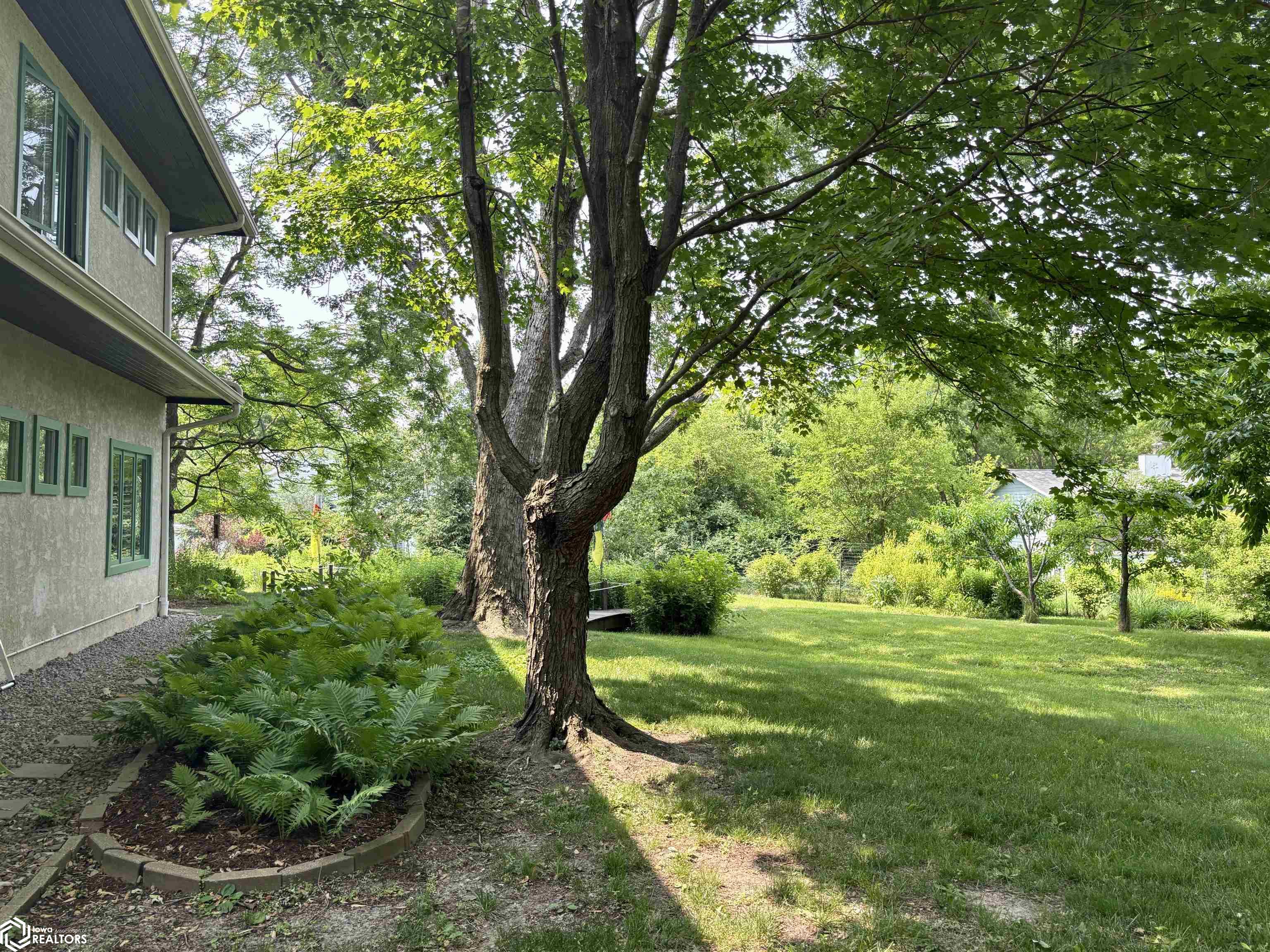 1204 Lakeview Drive, Fairfield, Iowa image 10