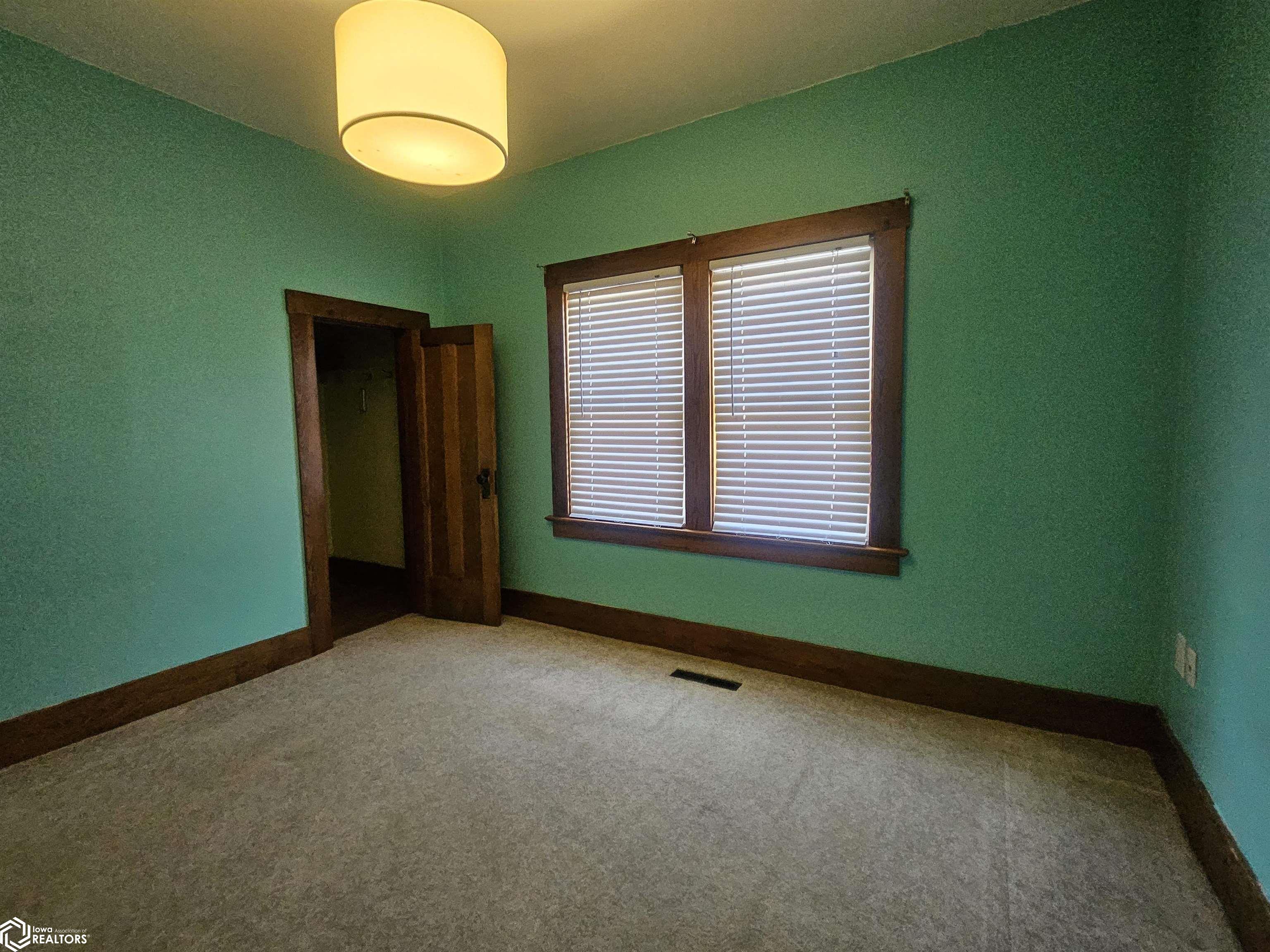 210 S 9th Street, Oskaloosa, Iowa image 11