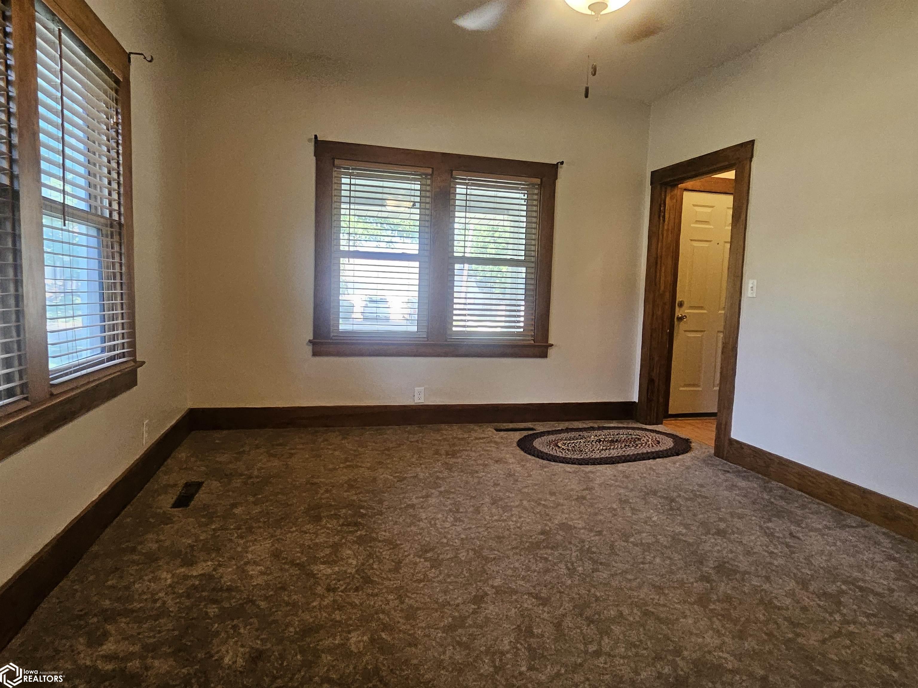 210 S 9th Street, Oskaloosa, Iowa image 6
