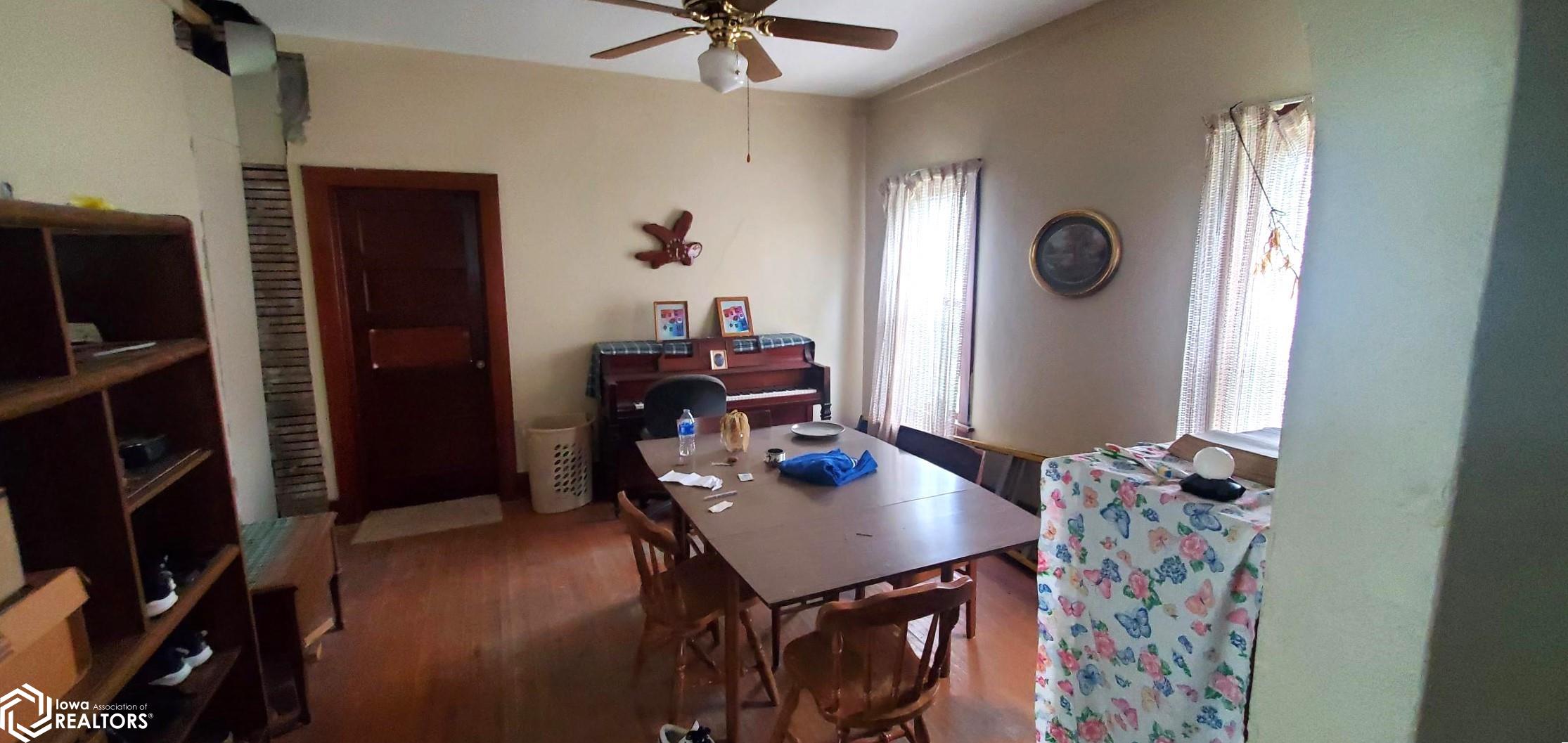 220 N Walnut Street, Creston, Iowa image 3