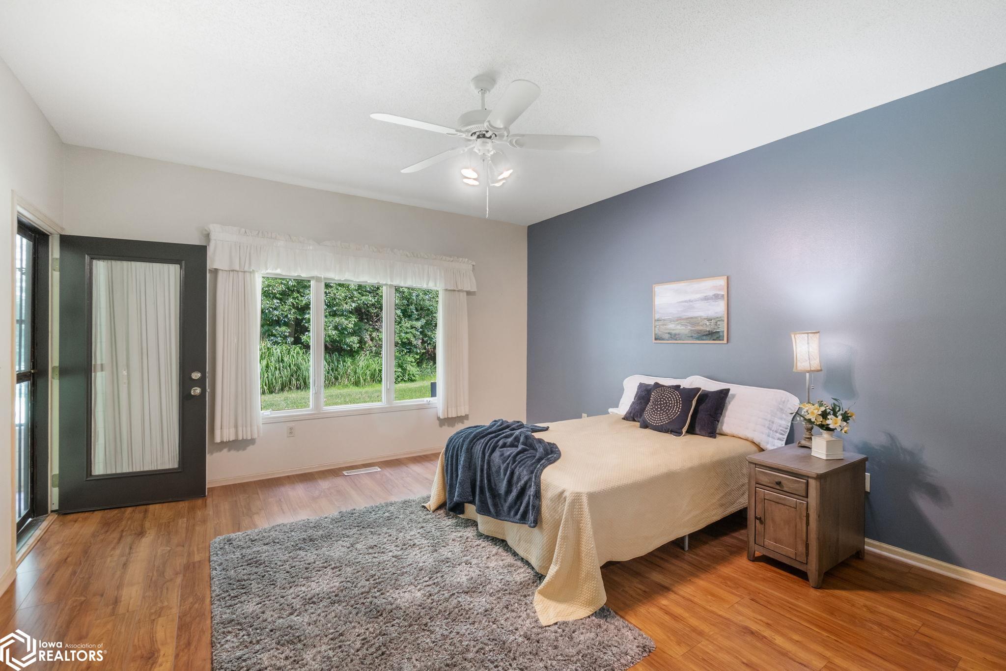 2048 Hunters Ridge Drive, Mason City, Iowa image 19