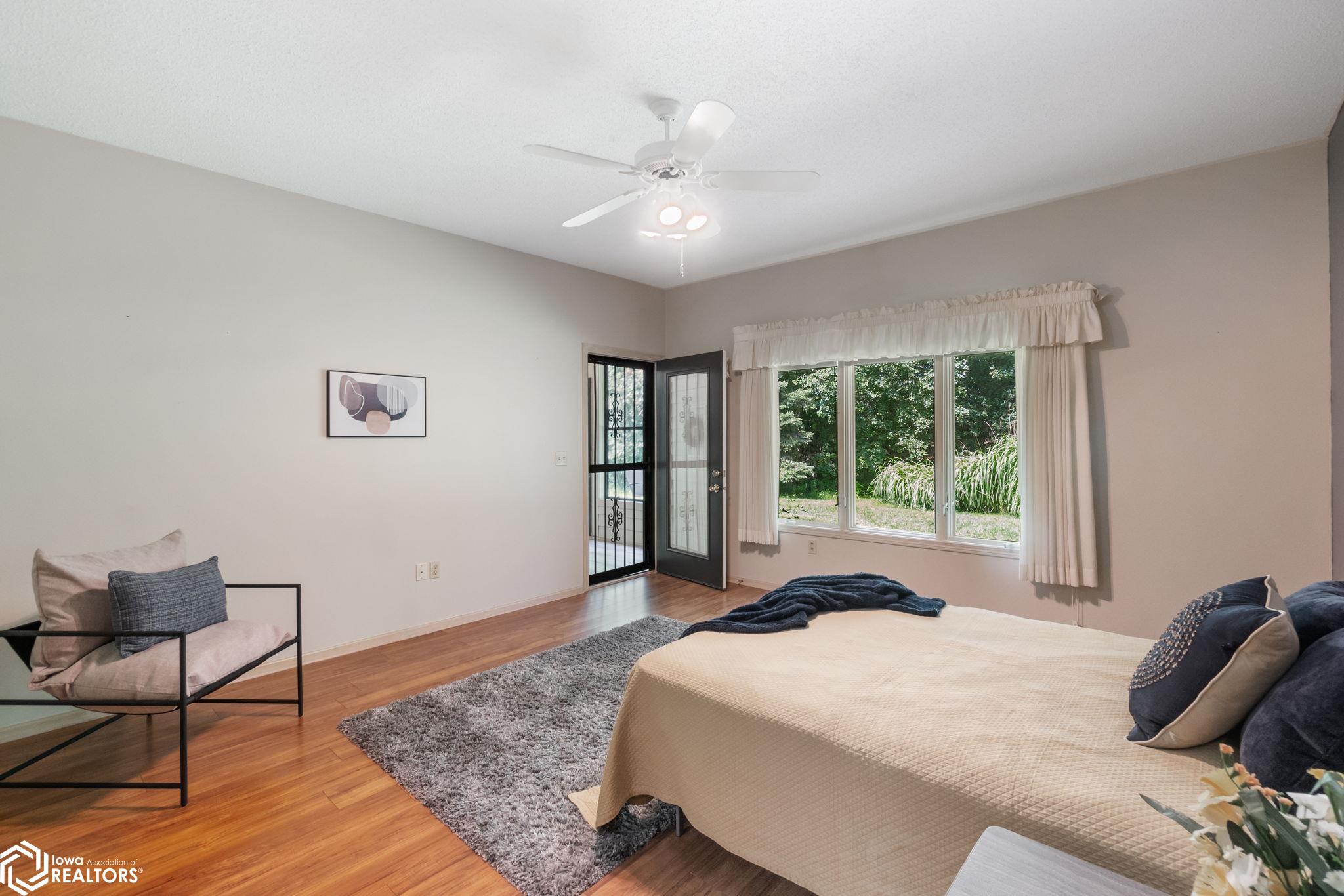 2048 Hunters Ridge Drive, Mason City, Iowa image 20