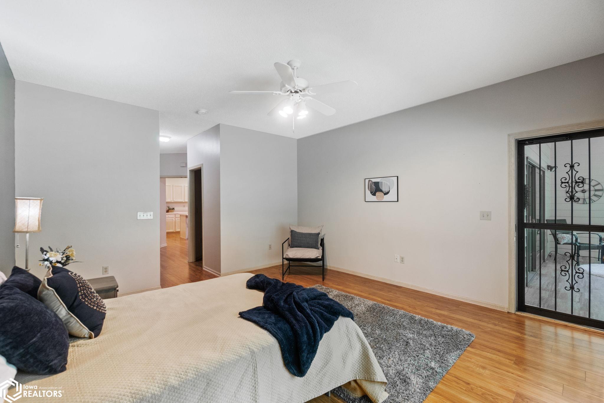 2048 Hunters Ridge Drive, Mason City, Iowa image 21