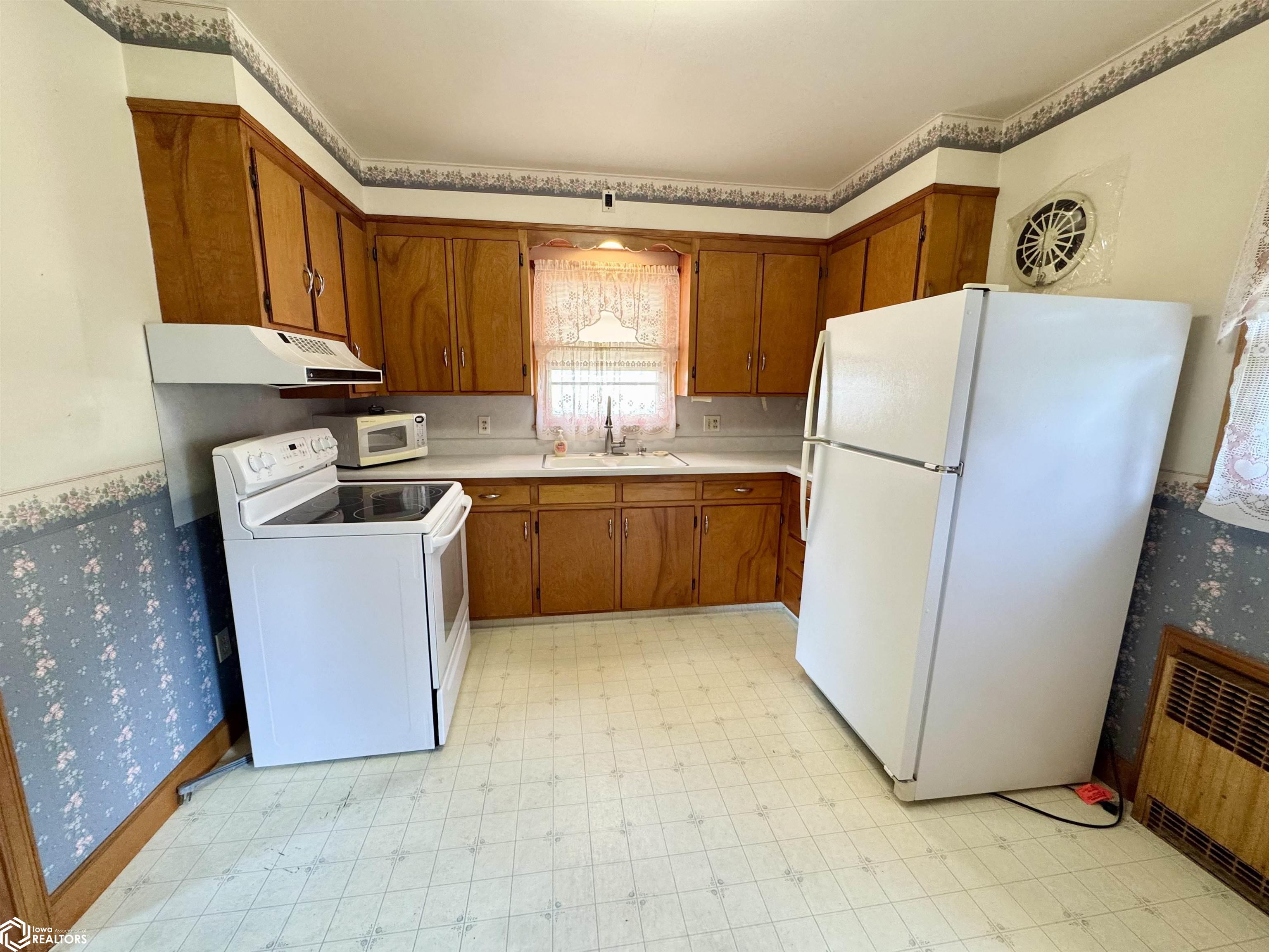316 Mantz Avenue, Audubon, Iowa image 13