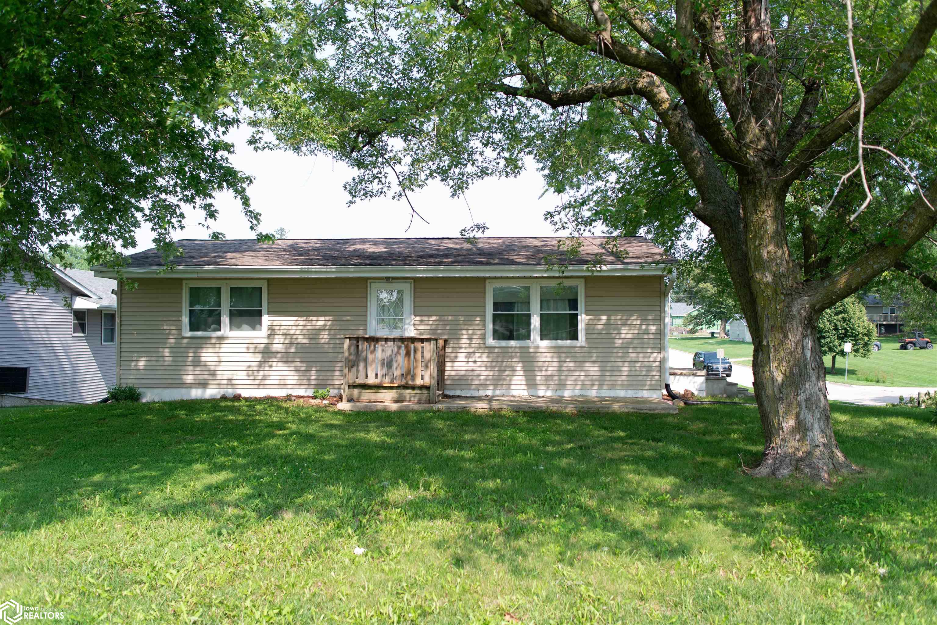 601 NW 2nd Street, Greenfield, Iowa image 1