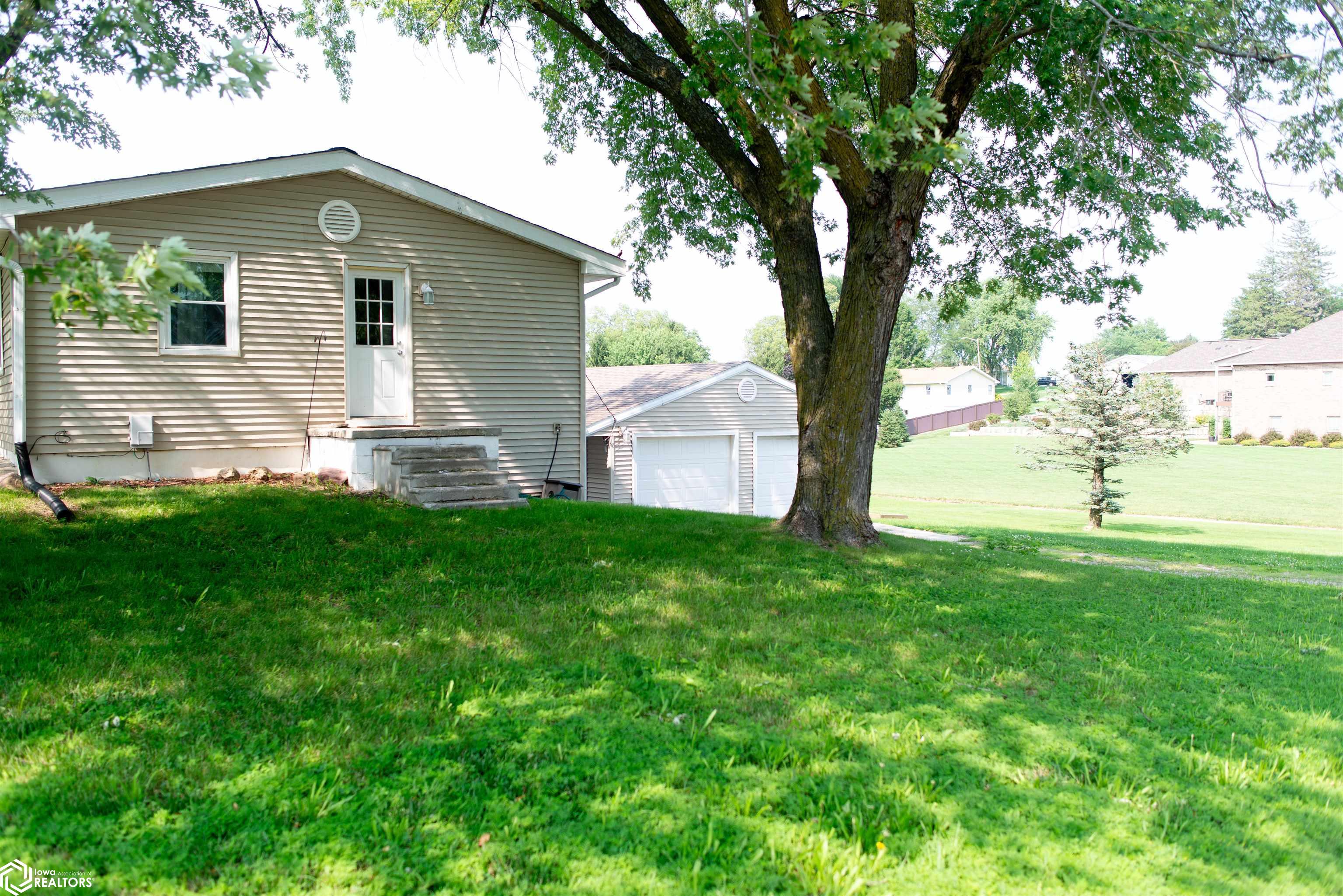 601 NW 2nd Street, Greenfield, Iowa image 2