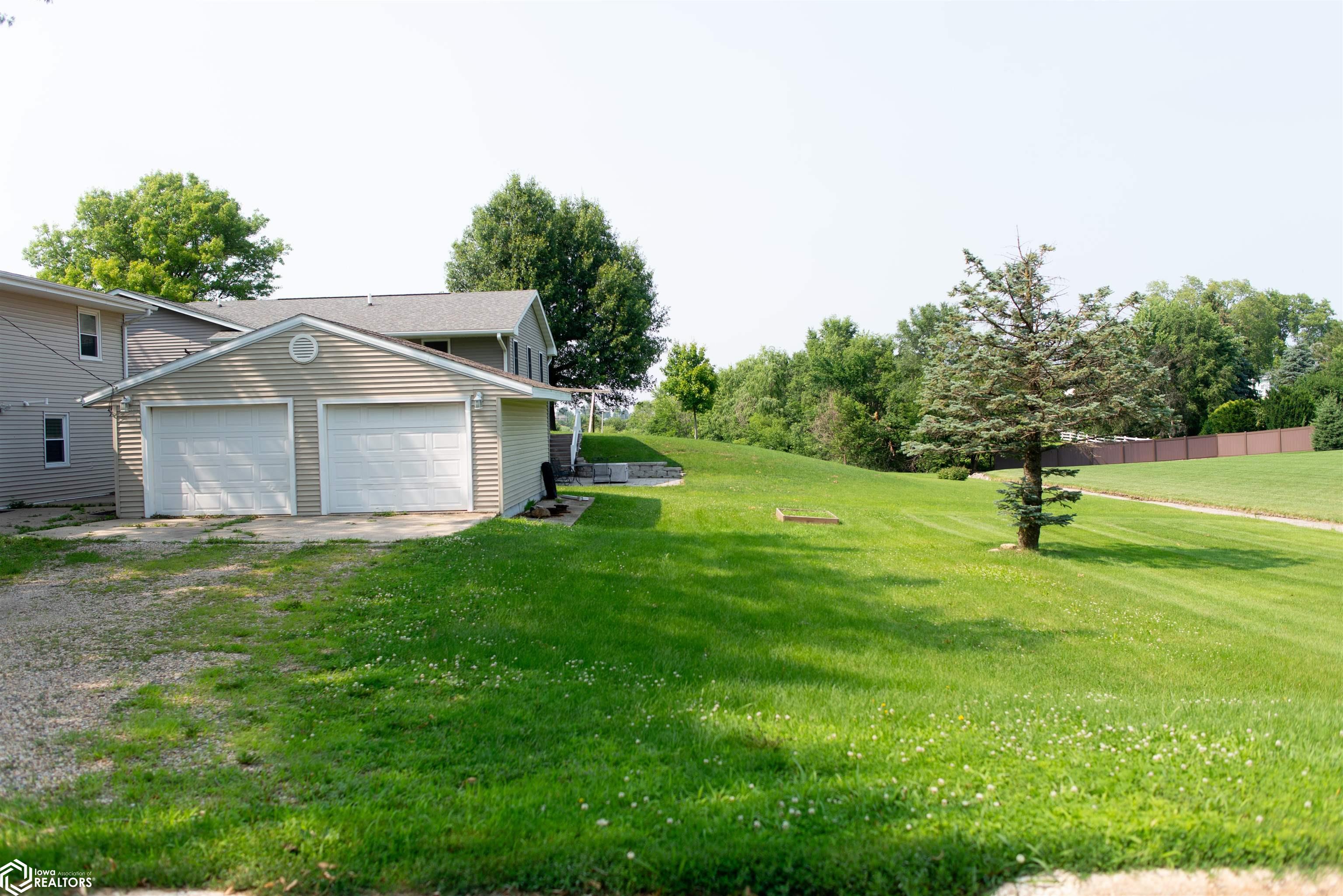 601 NW 2nd Street, Greenfield, Iowa image 3