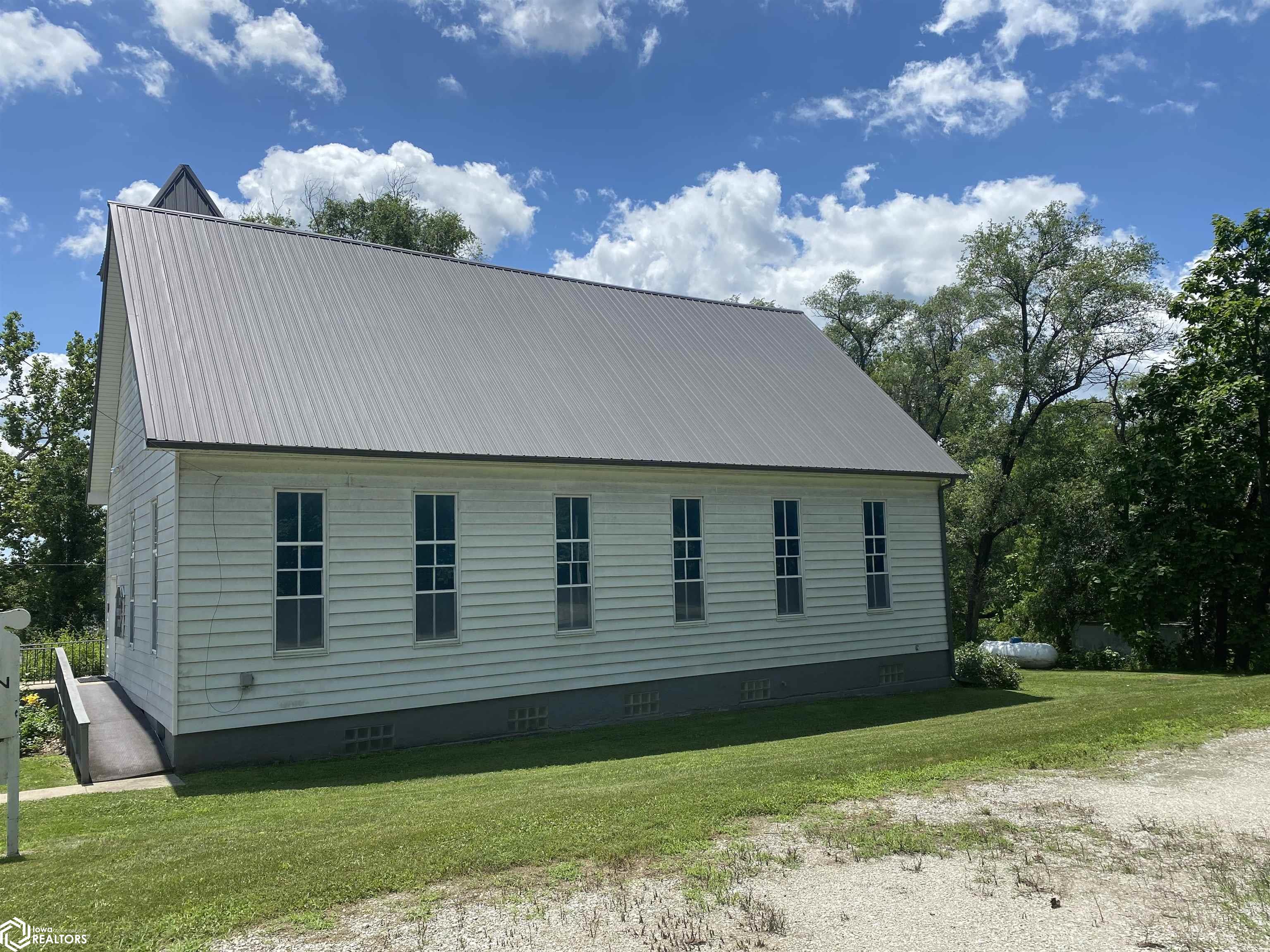 304 Walnut, Lucas, Iowa image 2