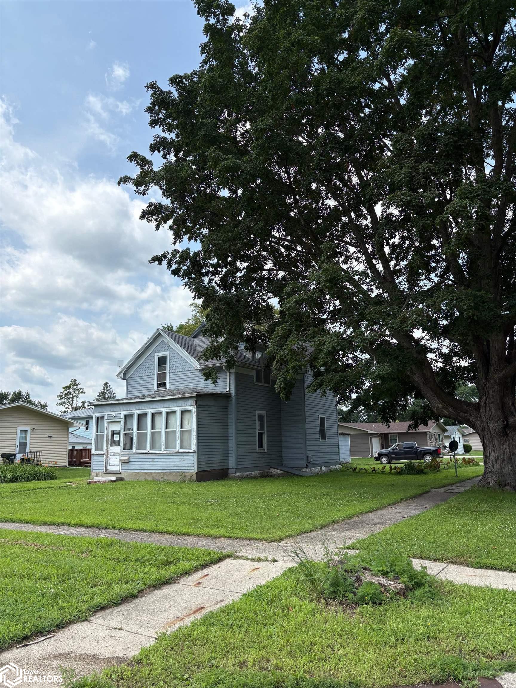 1701 Palmer Street, Emmetsburg, Iowa image 2
