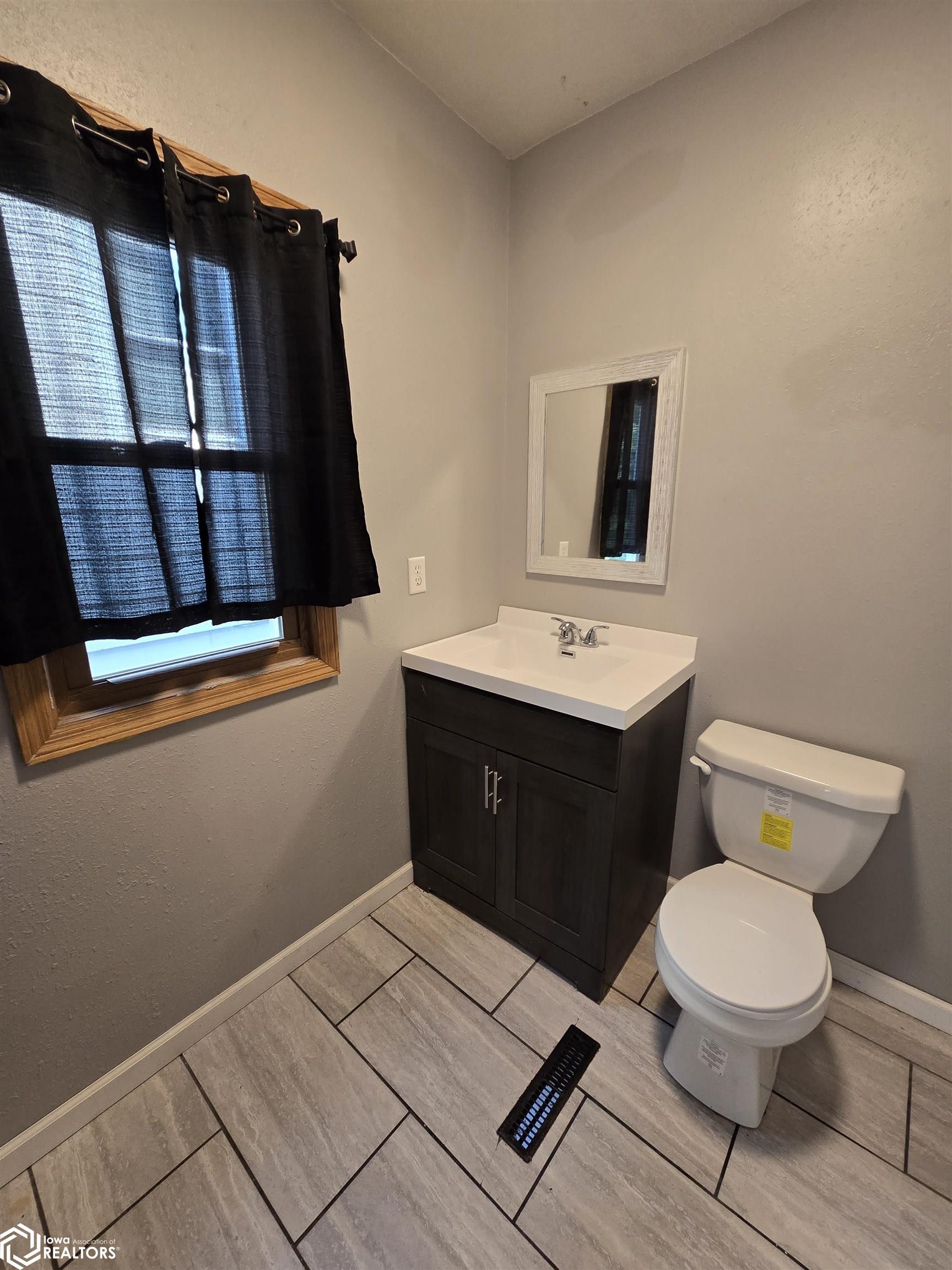 1110 Elm Street, Webster City, Iowa image 11