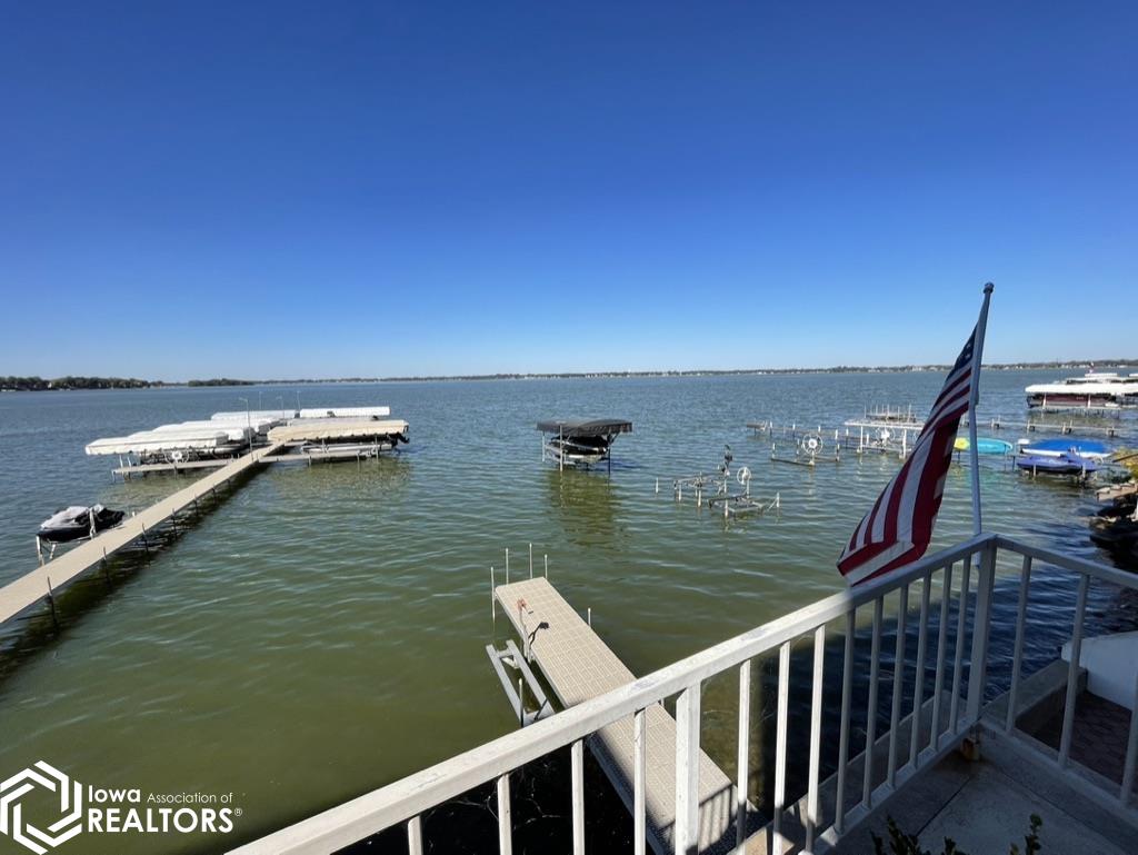 2515 S Lakeview Court #204, Clear Lake, Iowa image 2