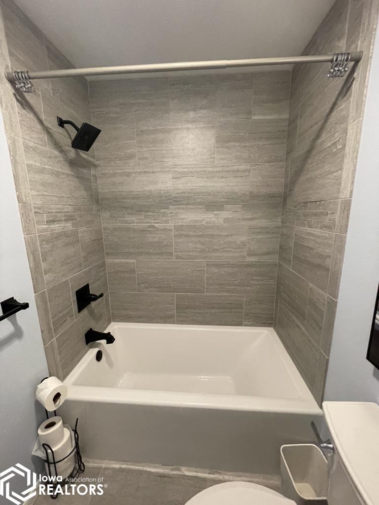 2515 S Lakeview Court #204, Clear Lake, Iowa image 14