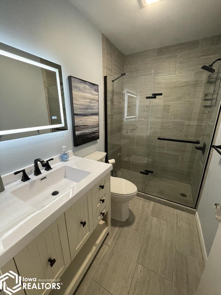 2515 S Lakeview Court #204, Clear Lake, Iowa image 17