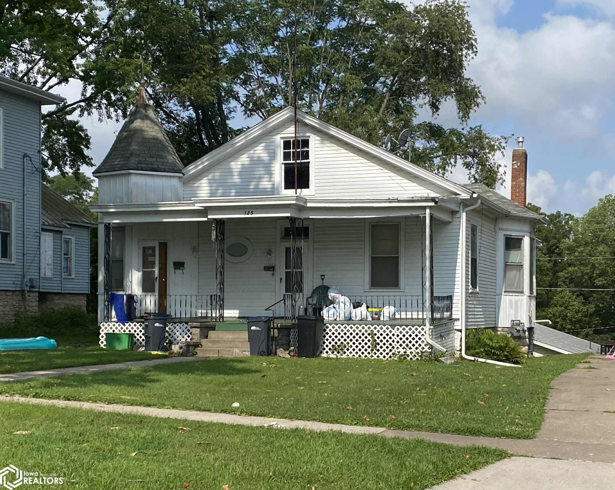 125 S 8th Street, Burlington, Iowa image 2