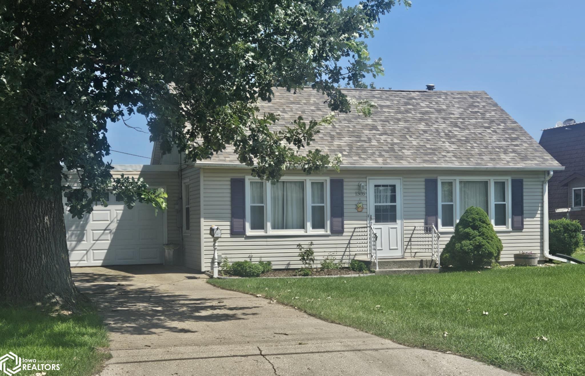 1305 Bank Street, Webster City, Iowa image 1