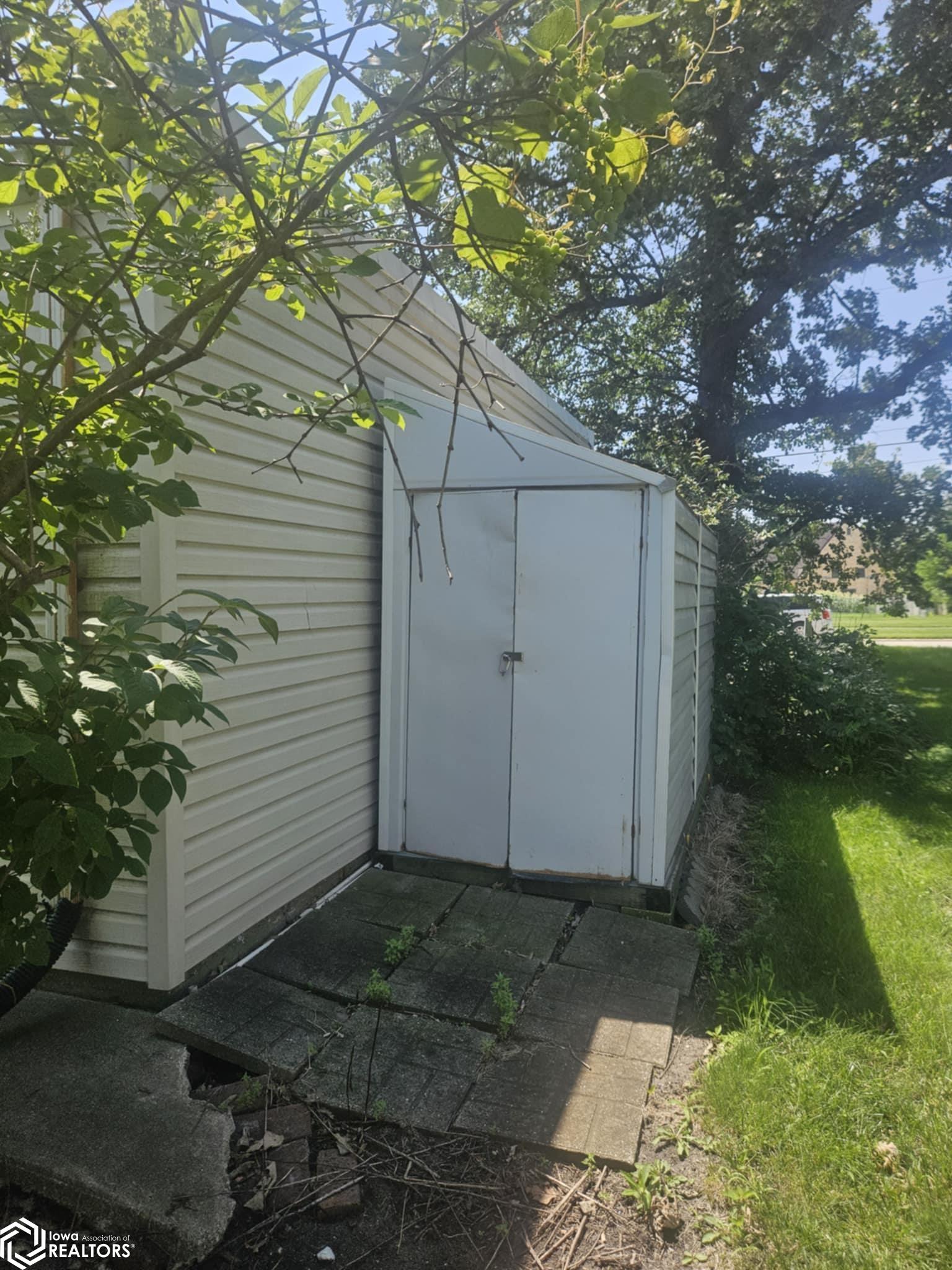 1305 Bank Street, Webster City, Iowa image 6