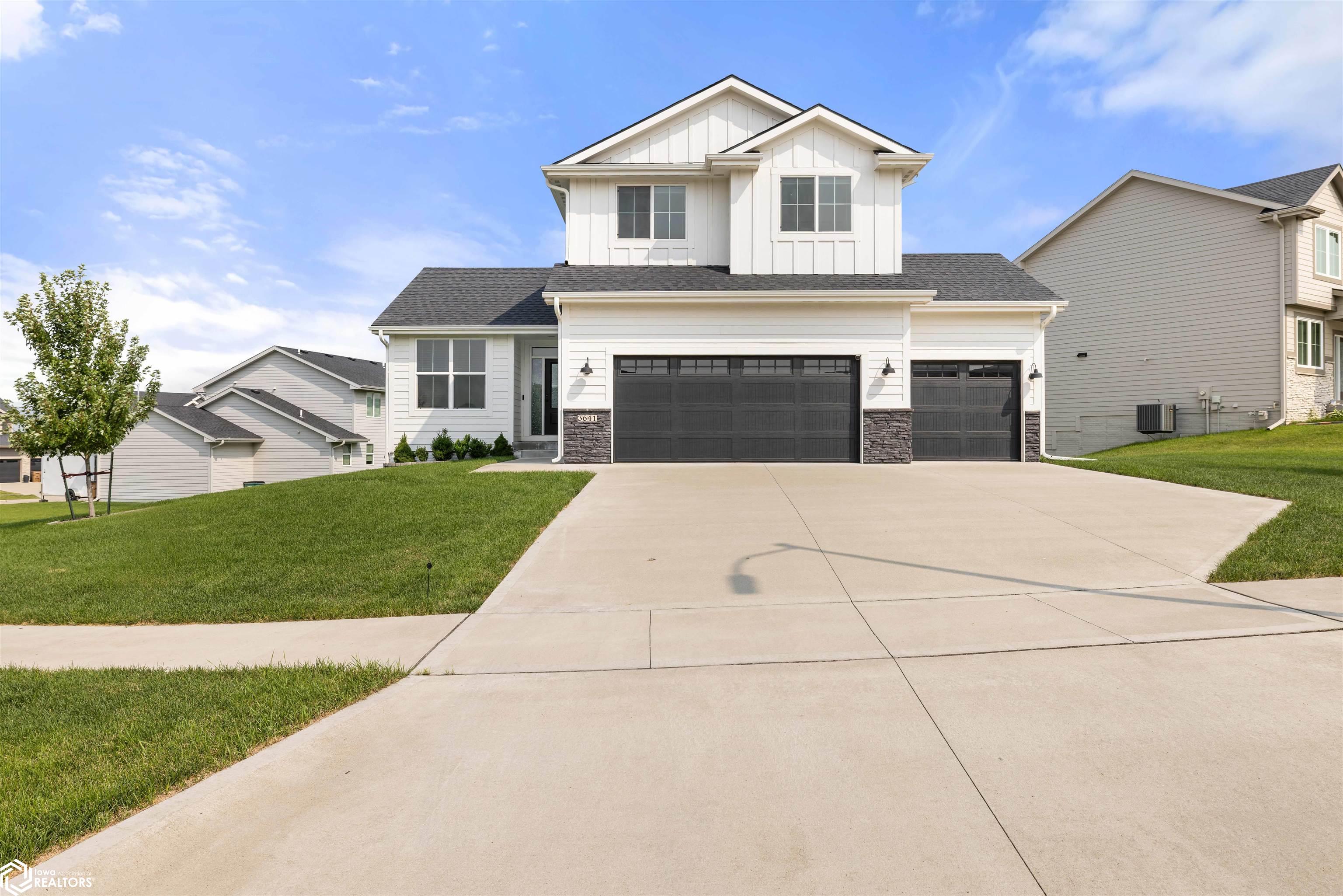 3641 NW 166th Street, Clive, Iowa image 2