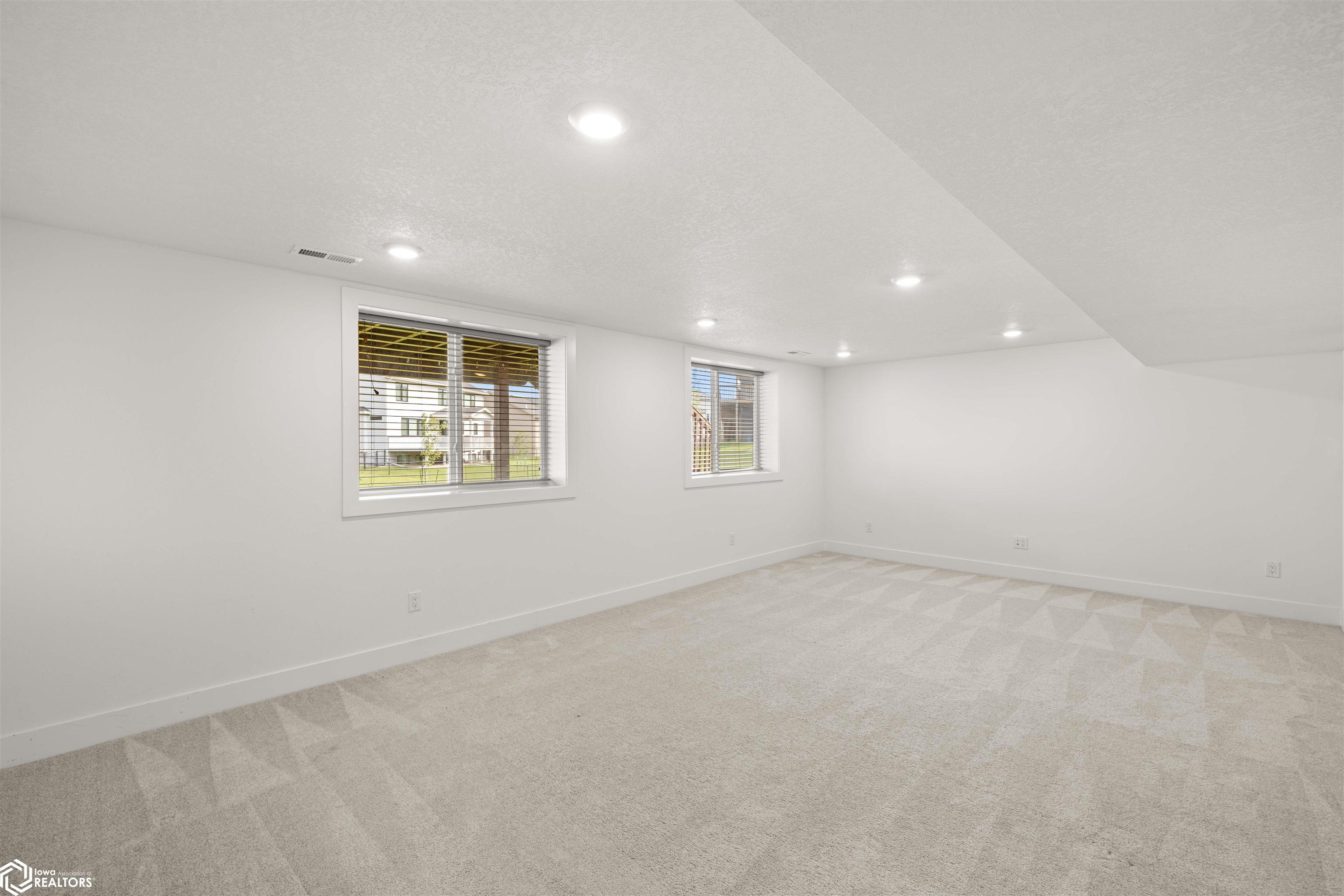 3641 NW 166th Street, Clive, Iowa image 30