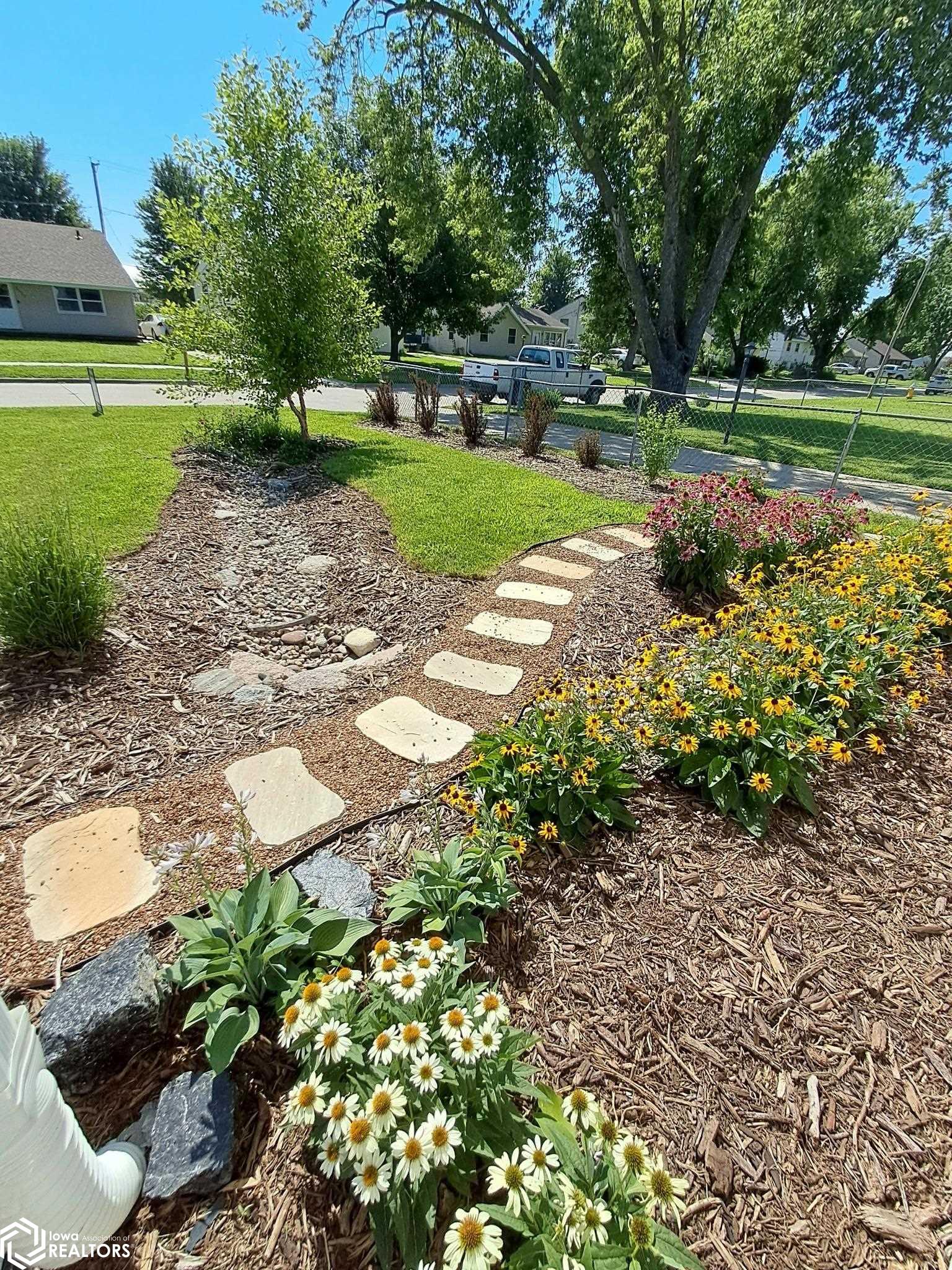 4022 Ramelle Drive, Council Bluffs, Iowa image 3