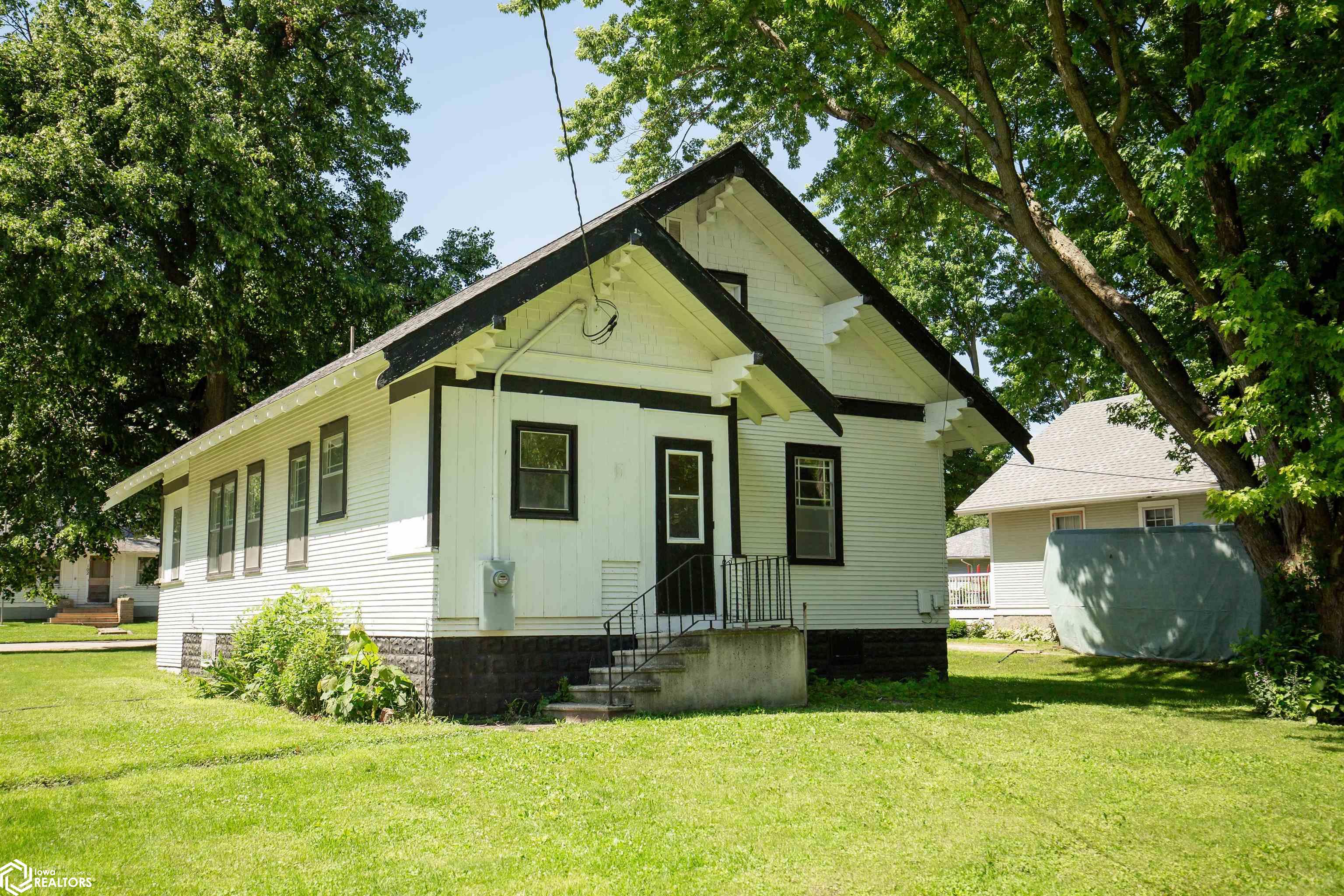 101 Ash Avenue, Swea City, Iowa image 1