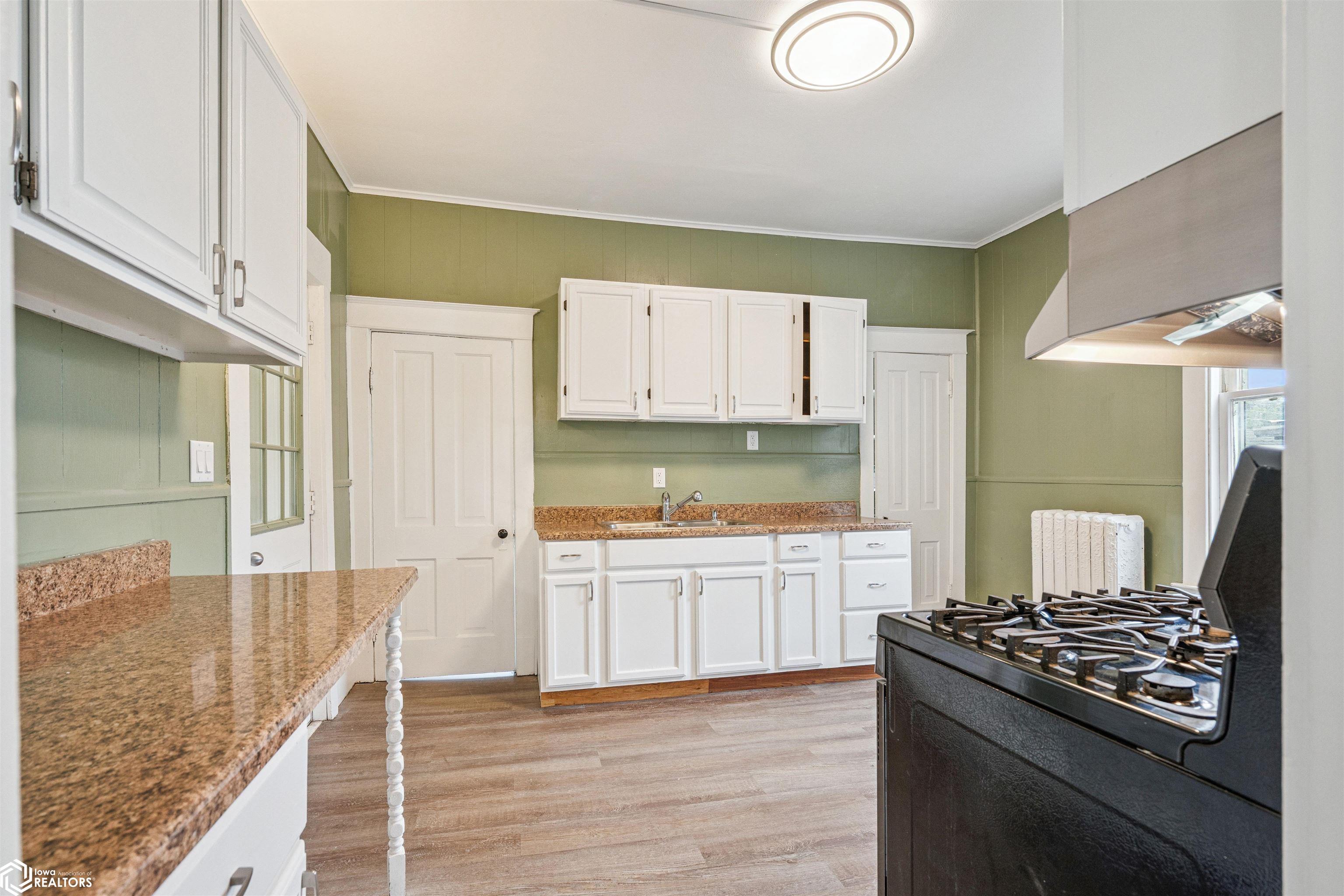 1219 N 7th Street, Burlington, Iowa image 11