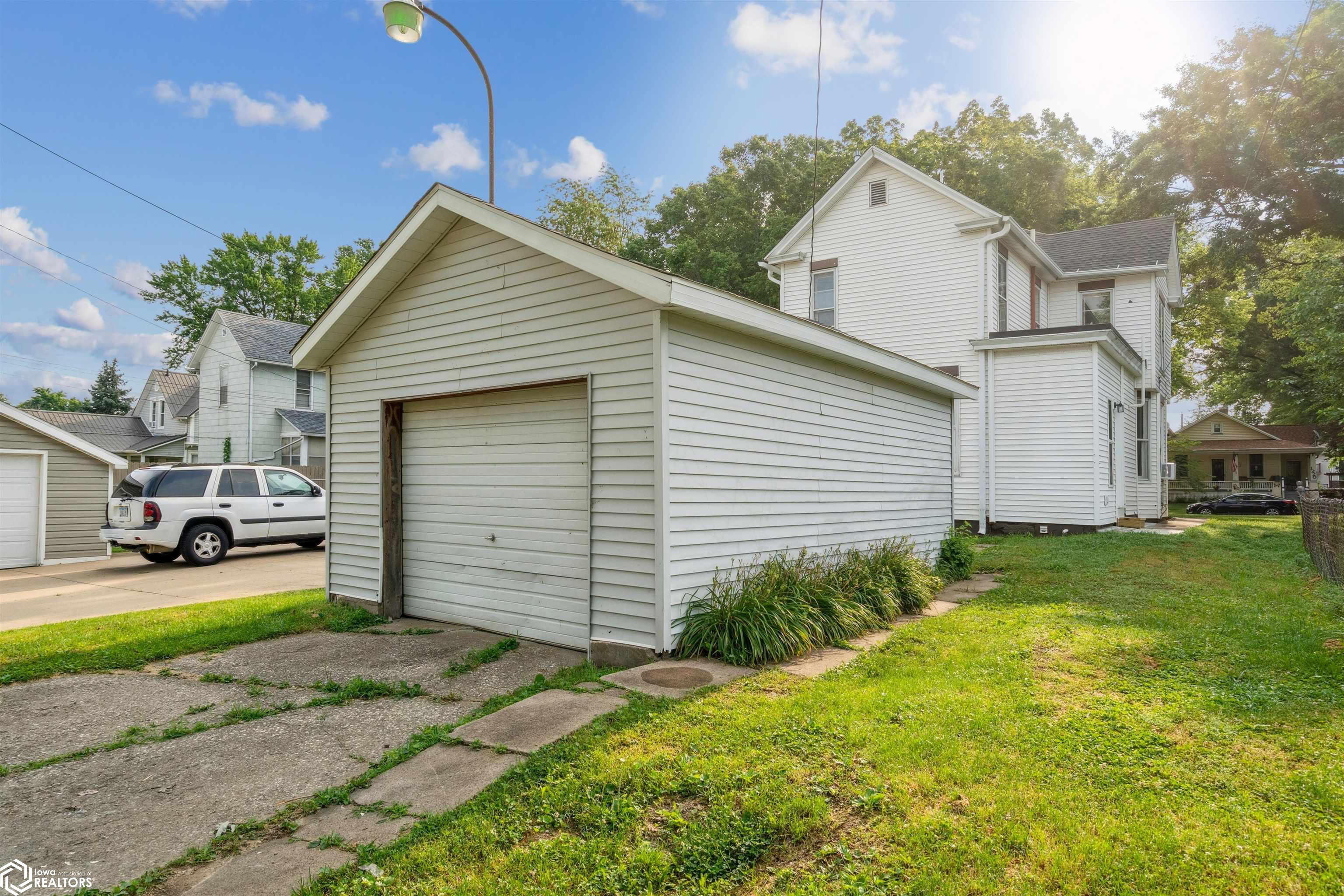 1219 N 7th Street, Burlington, Iowa image 27