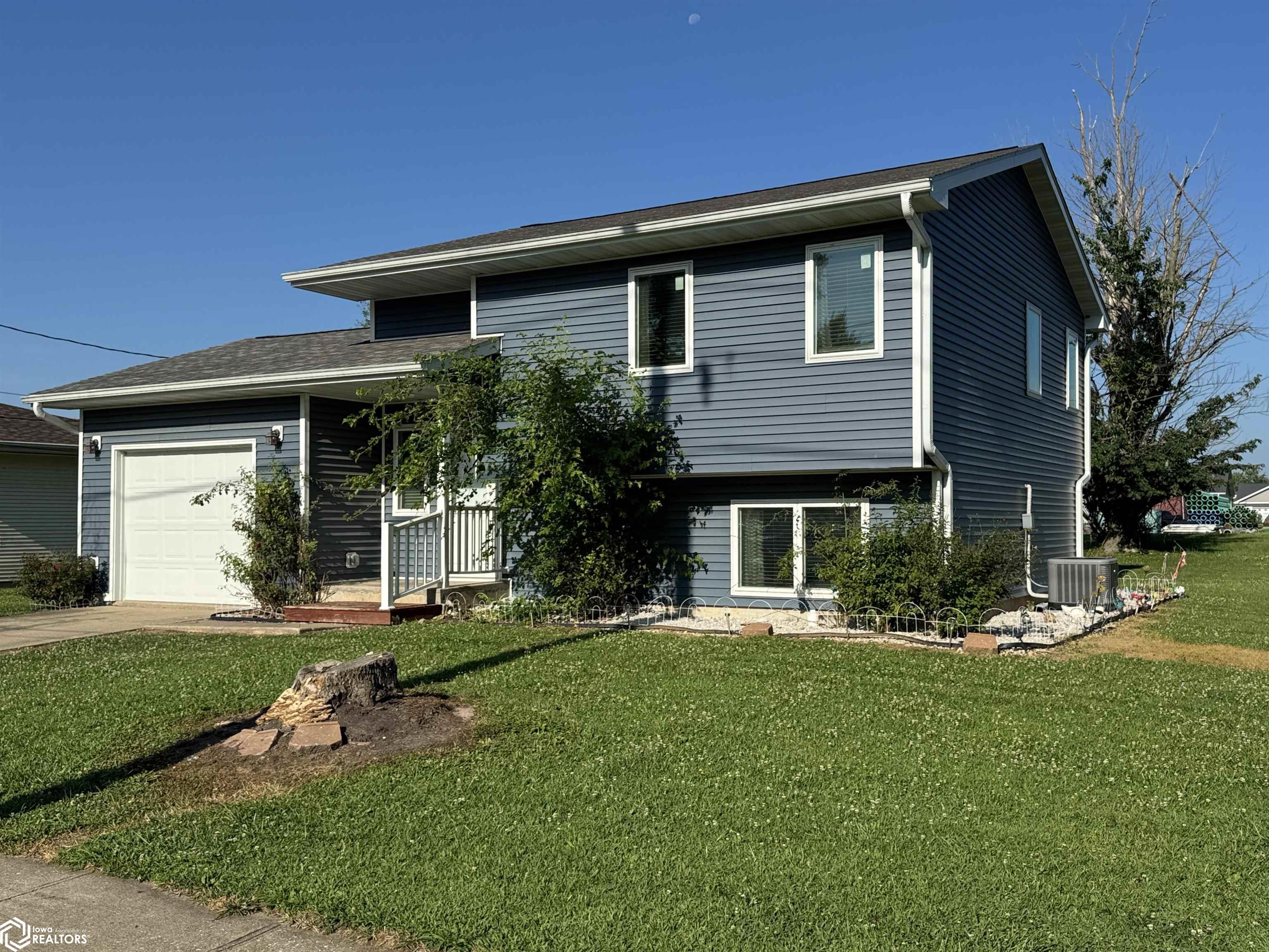 405 Vica Lane, Fort Madison, Iowa image 2