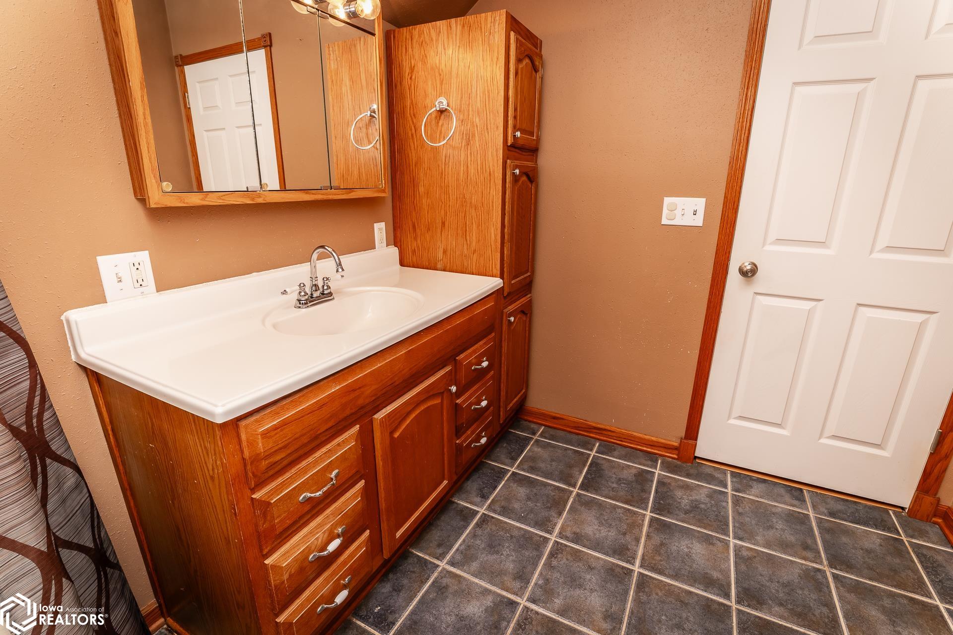 101 5th Street, State Center, Iowa image 37