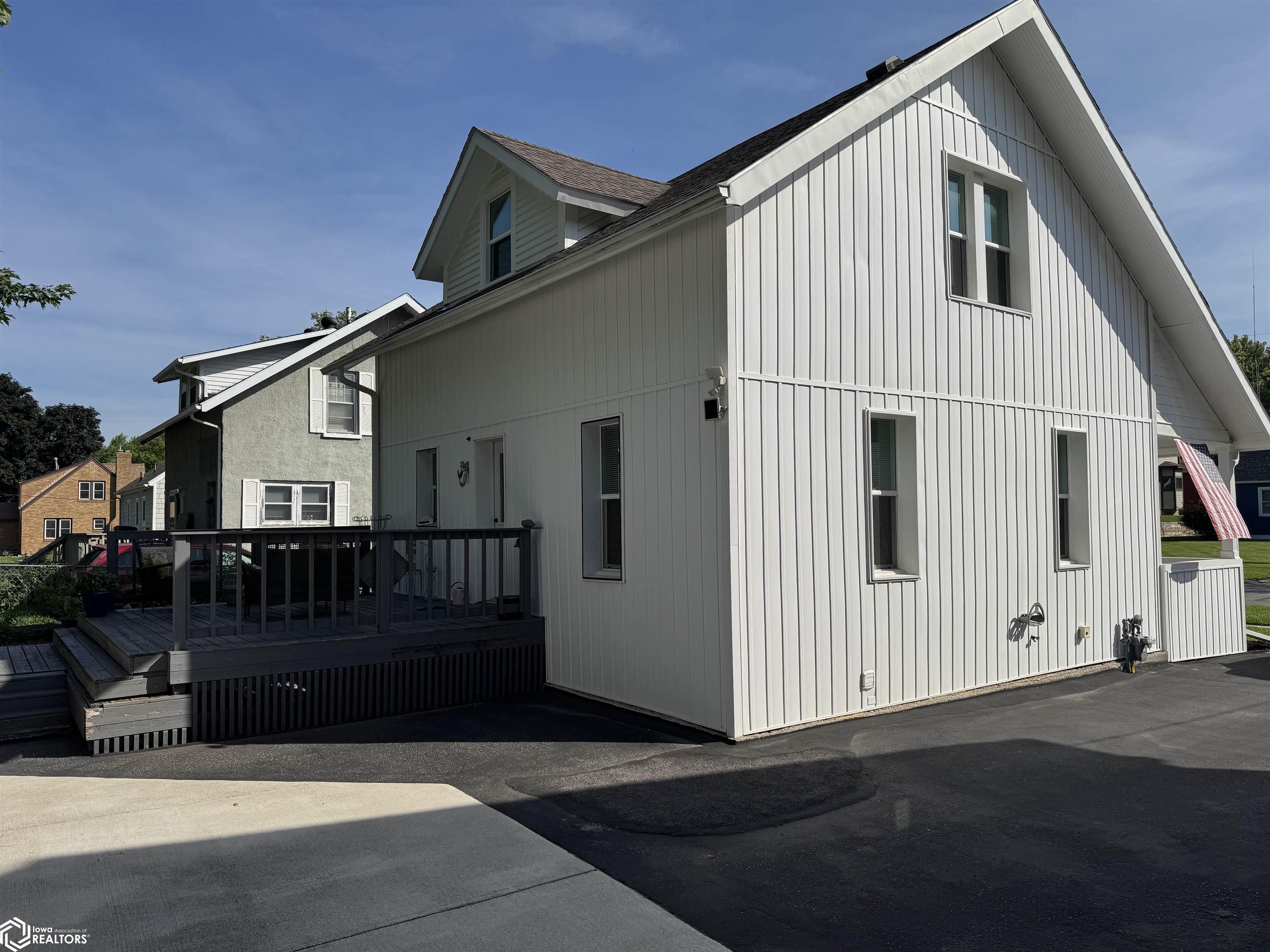 507 N 3rd Street, Clear Lake, Iowa image 2