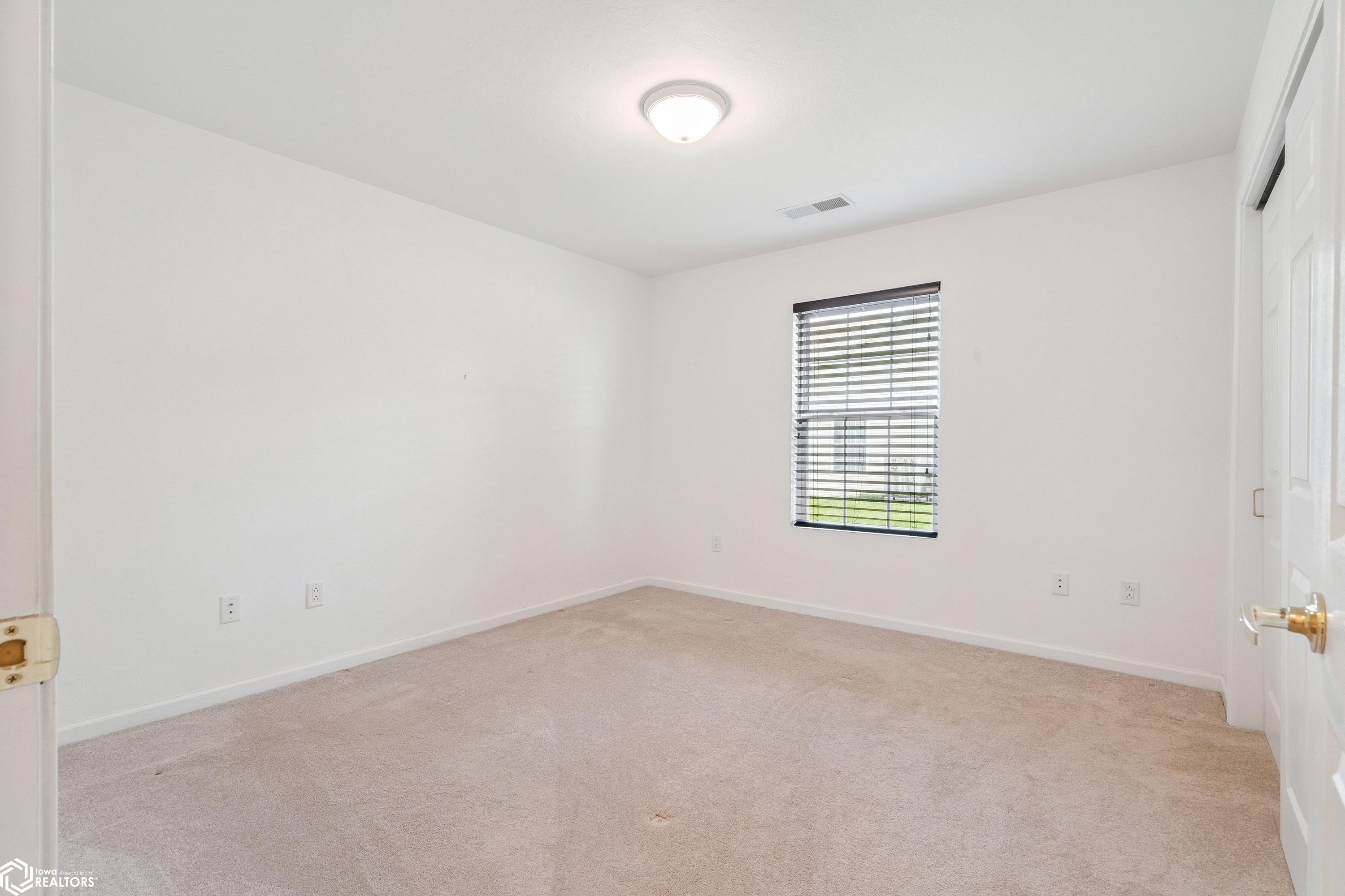 620 Layne Dr Unit 2, West Burlington, Iowa image 15