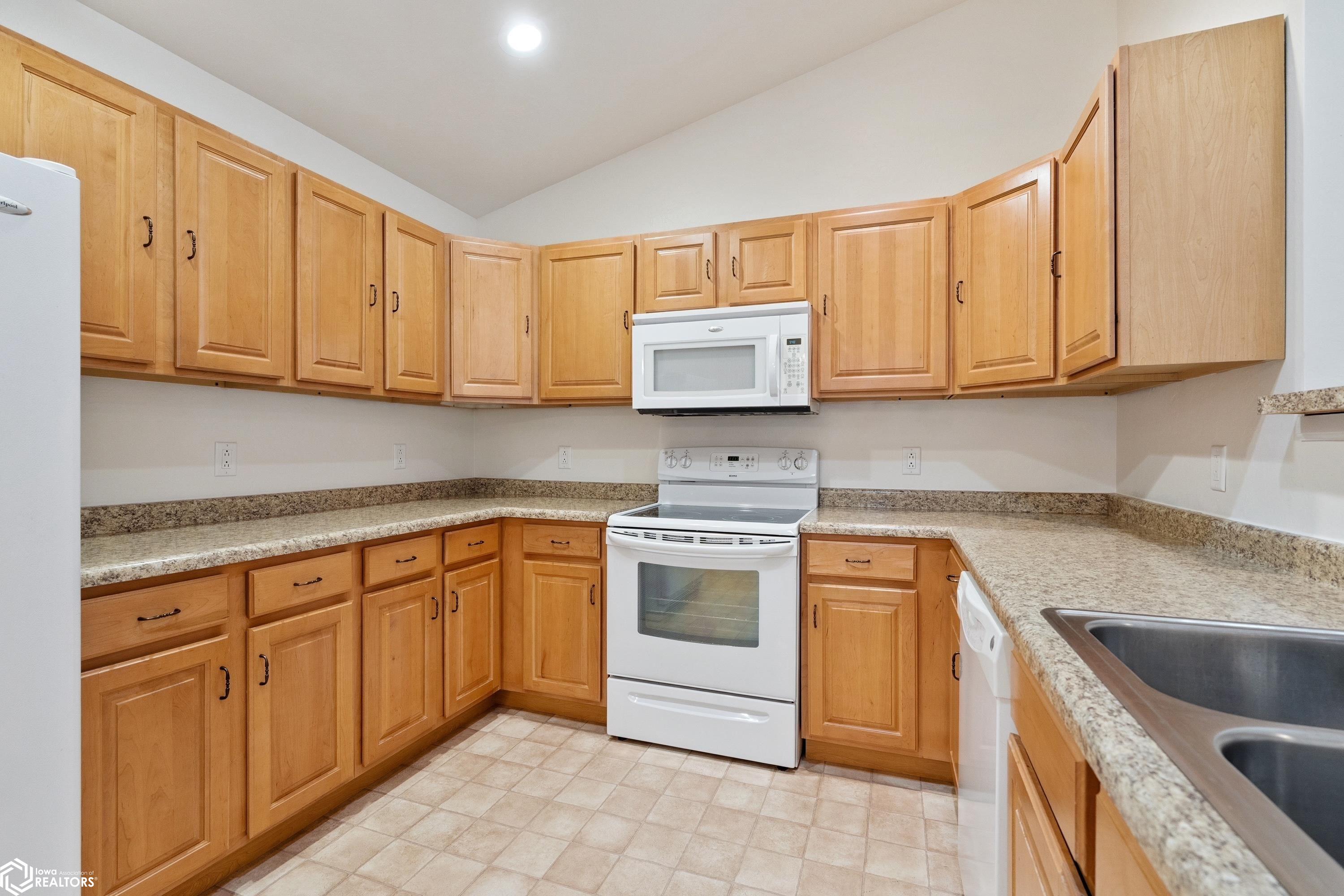 620 Layne Dr Unit 2, West Burlington, Iowa image 8