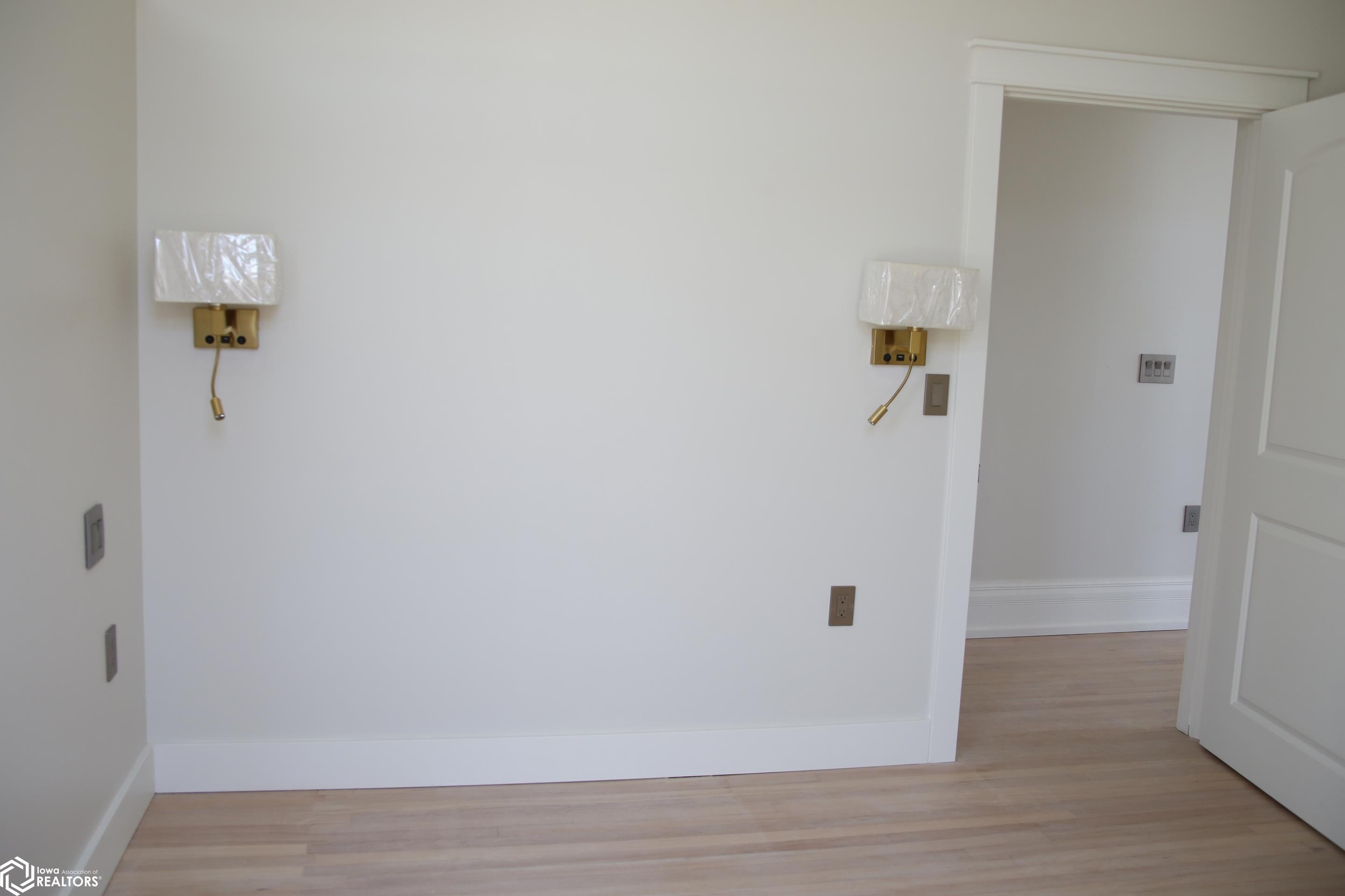 51 E Broadway #202 #202, Fairfield, Iowa image 4