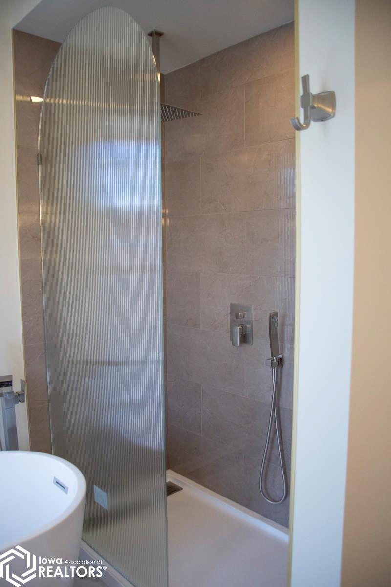 51 E Broadway #205 #205, Fairfield, Iowa image 6