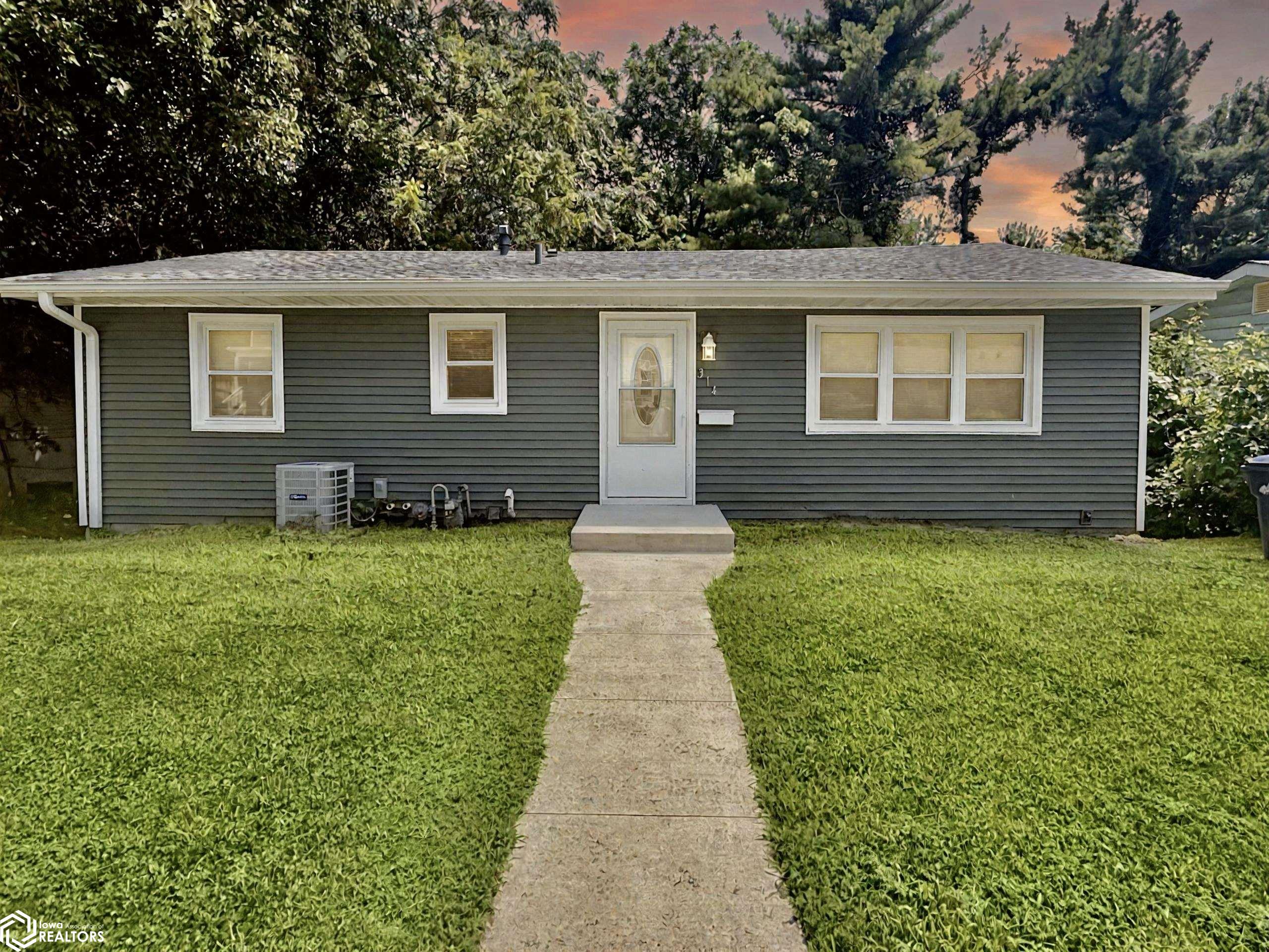 314 S Woodlawn, Burlington, Iowa image 1