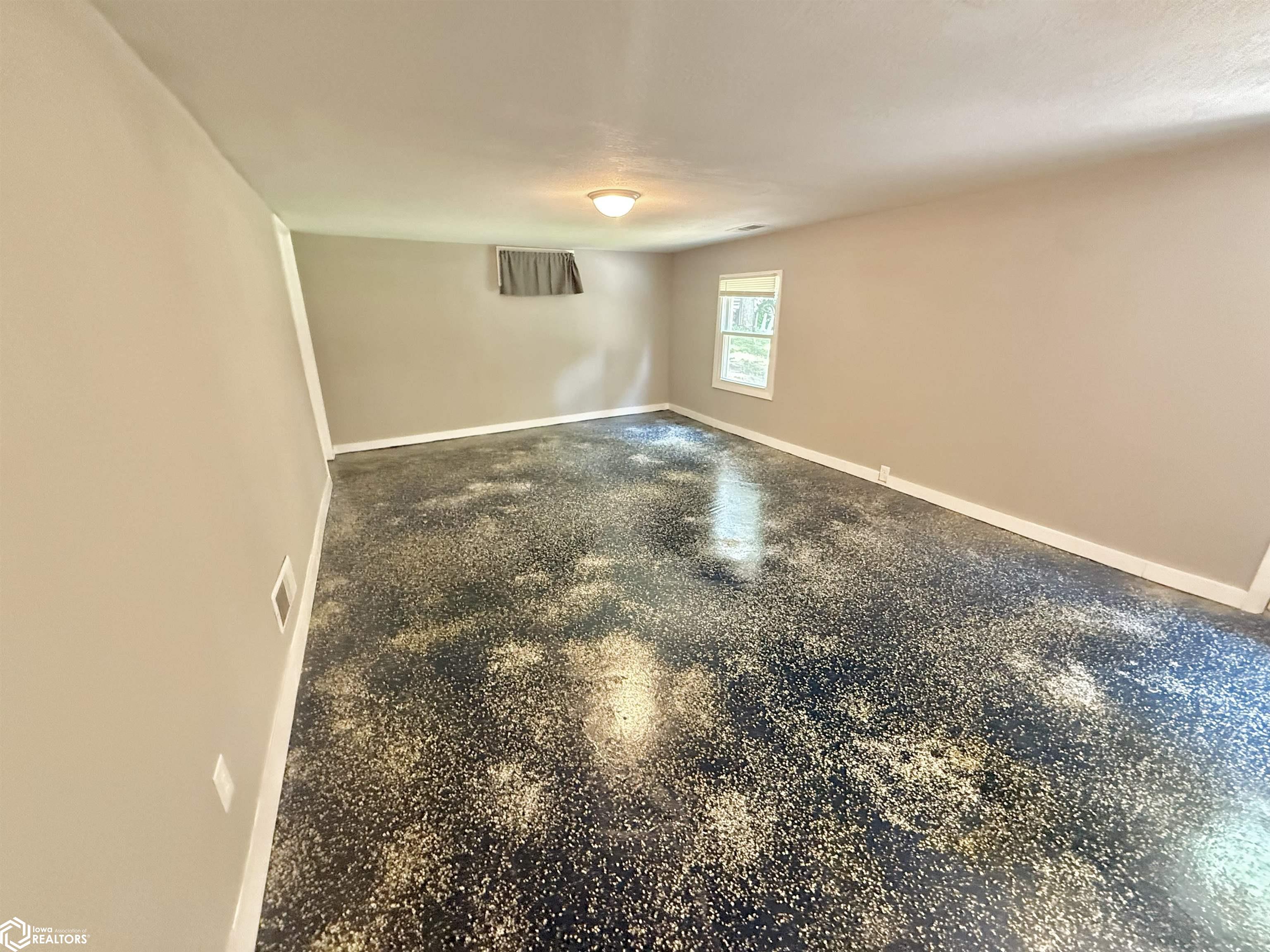 314 S Woodlawn, Burlington, Iowa image 16