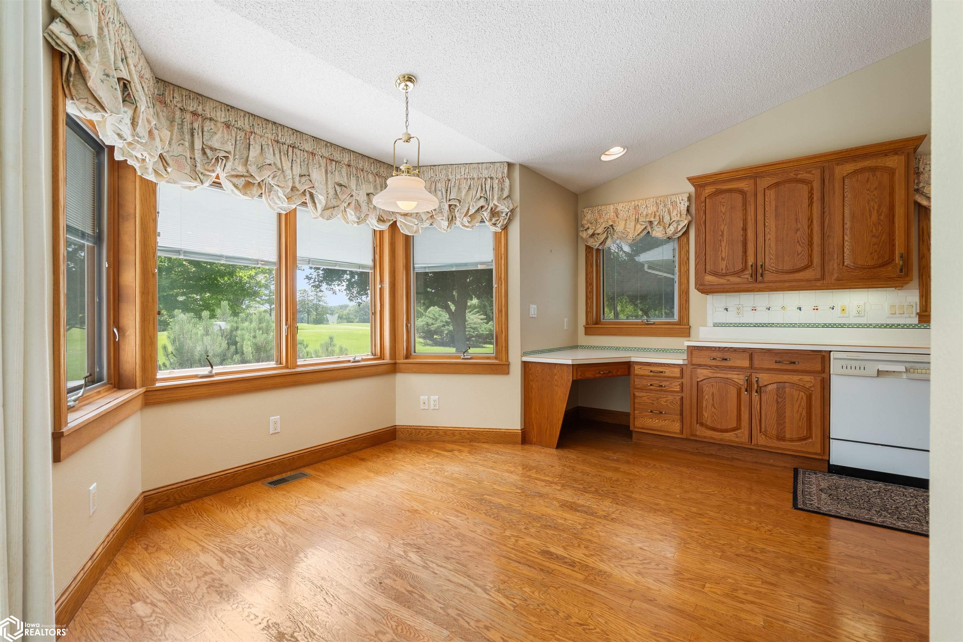 2722 Bittersweet Place, Burlington, Iowa image 11