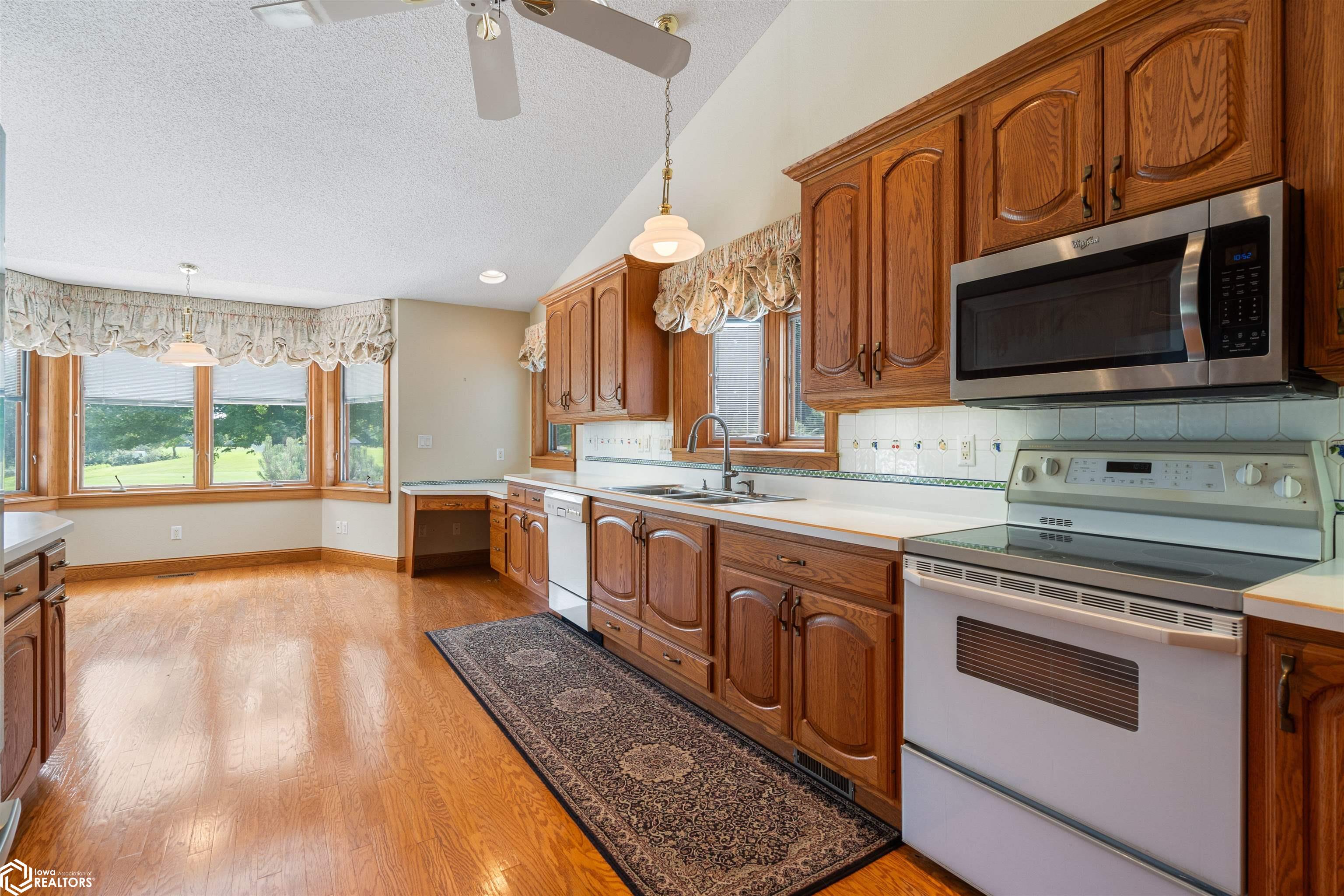 2722 Bittersweet Place, Burlington, Iowa image 16