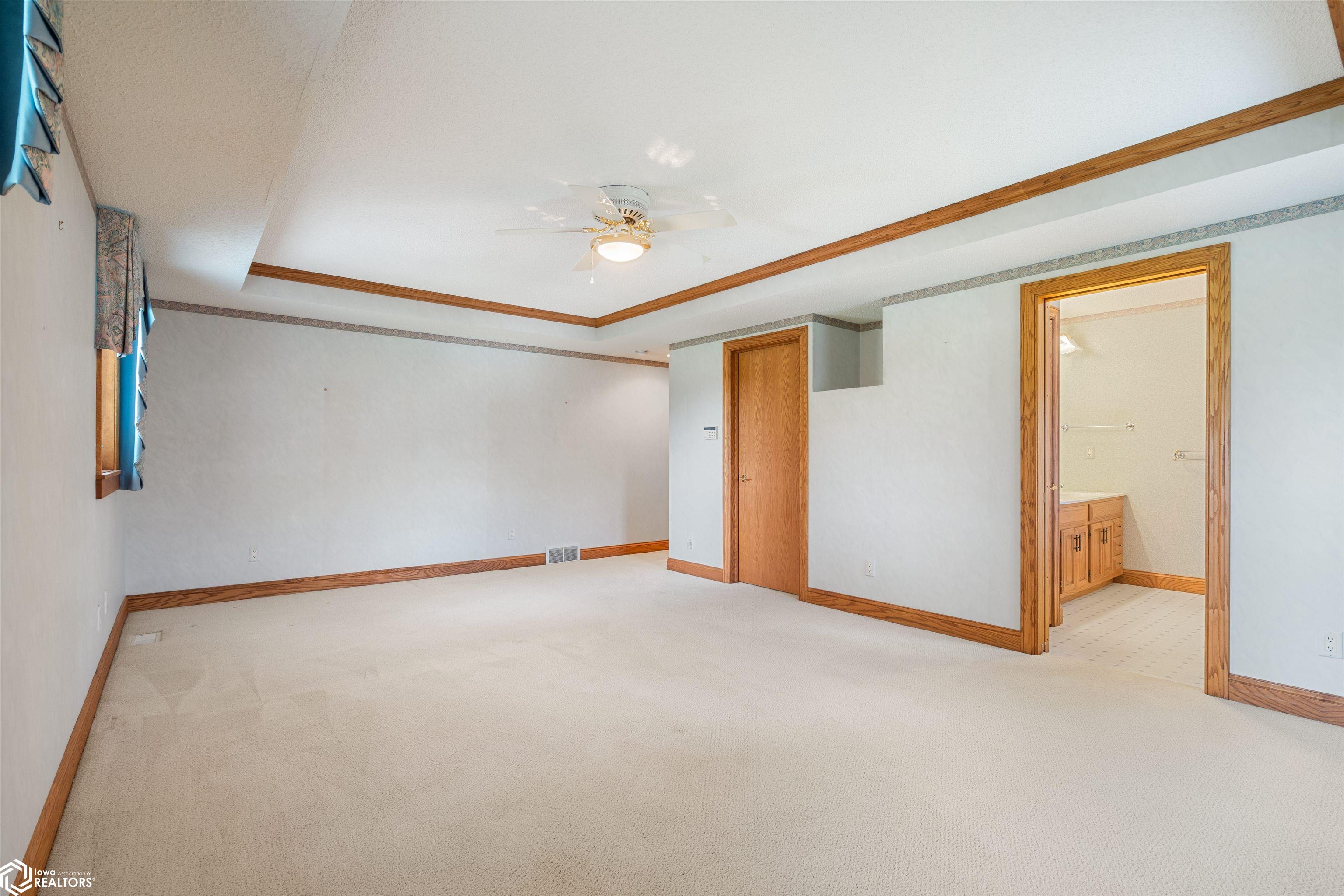 2722 Bittersweet Place, Burlington, Iowa image 18