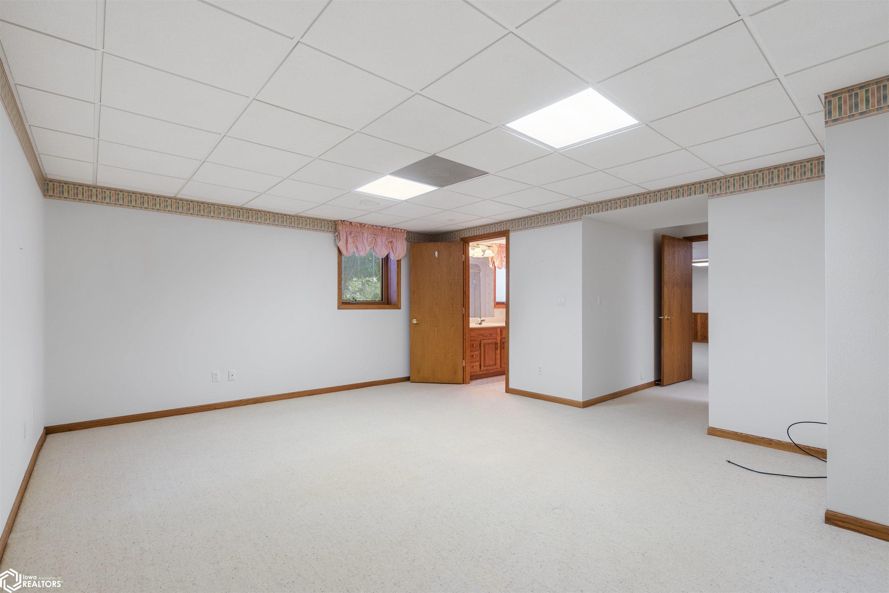2722 Bittersweet Place, Burlington, Iowa image 30