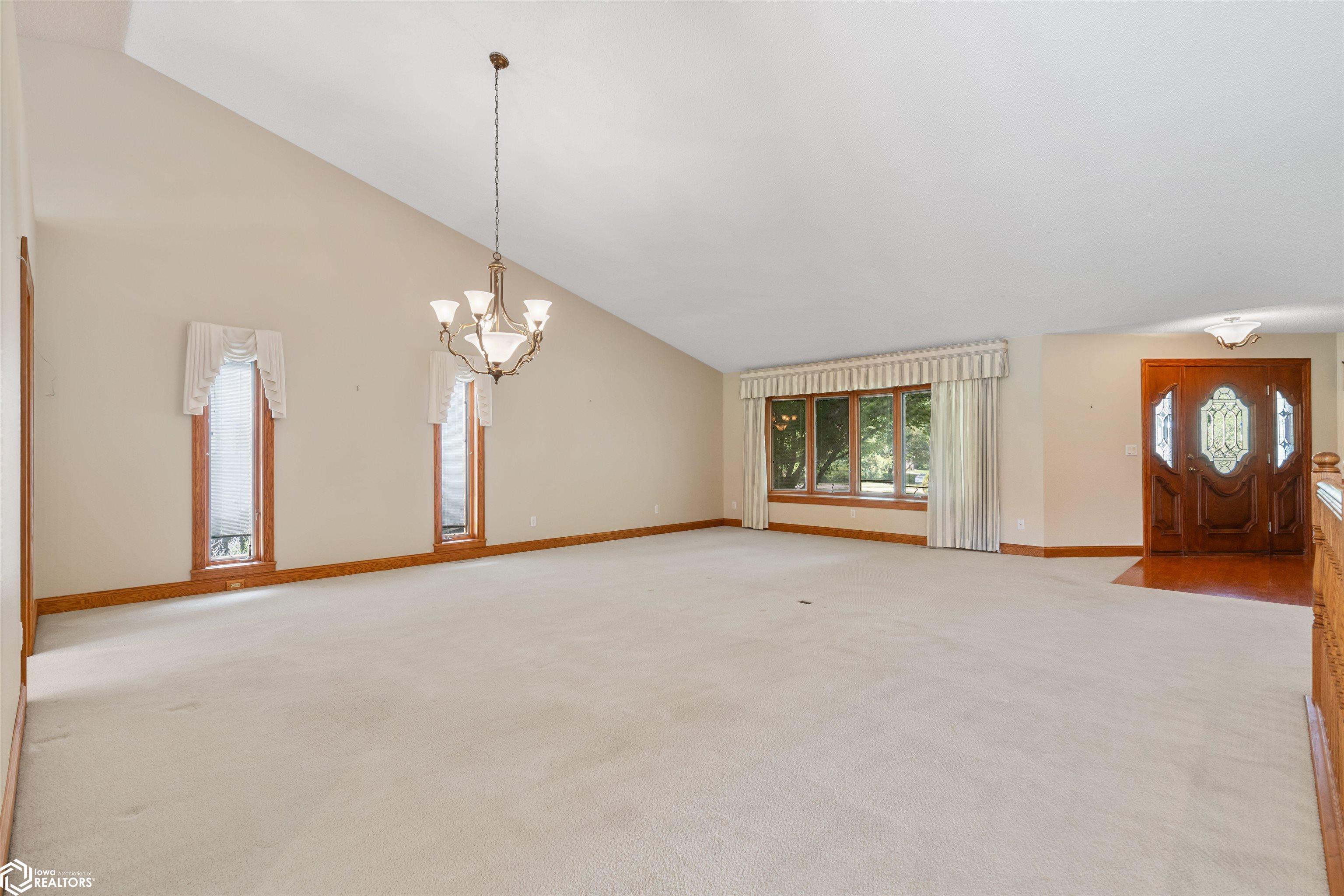 2722 Bittersweet Place, Burlington, Iowa image 4