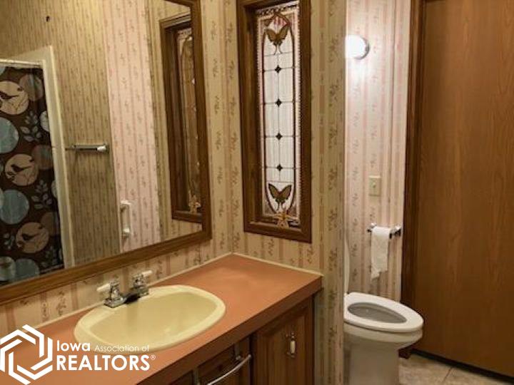 201 S Lincoln Street, Mount Ayr, Iowa image 13