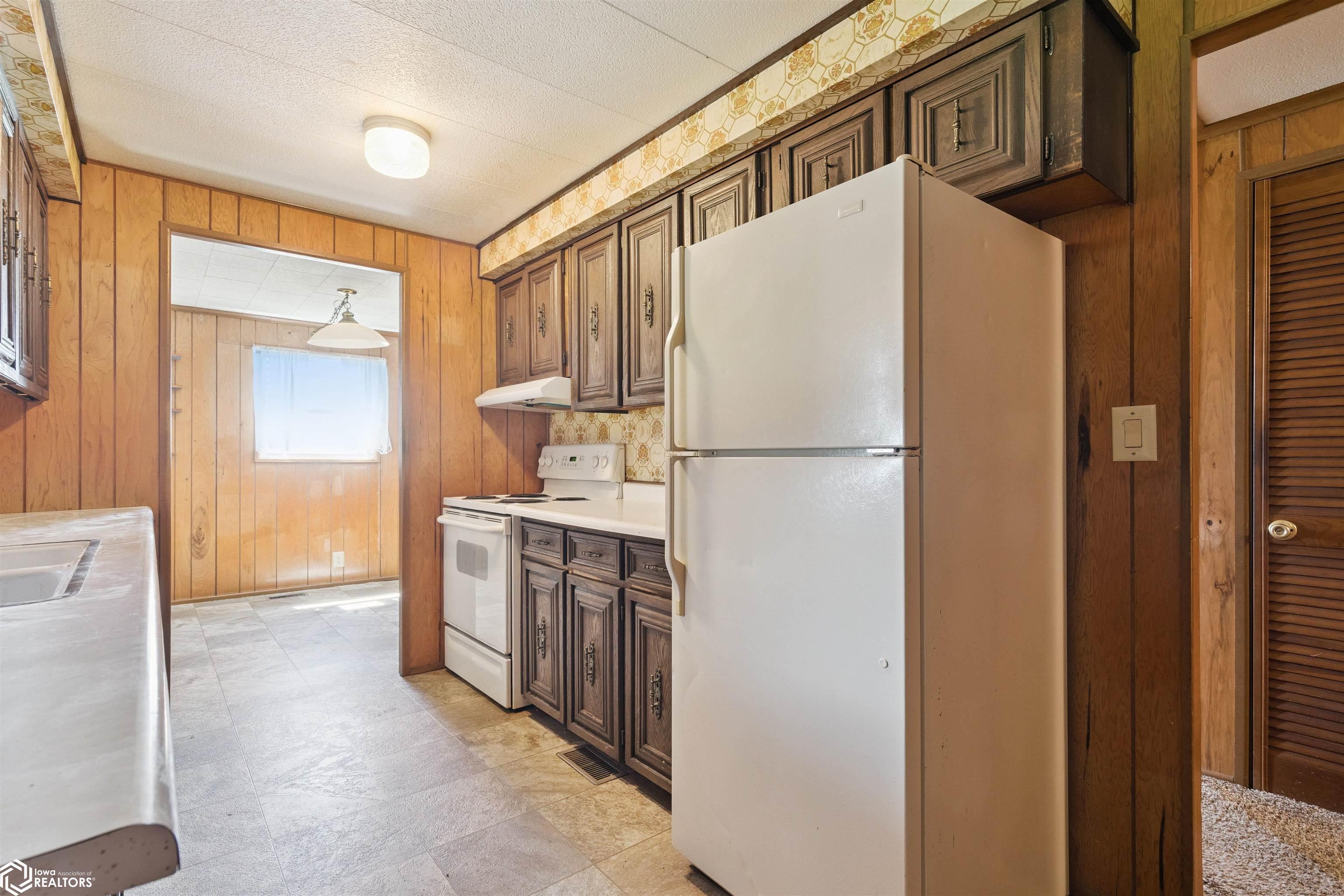 2928 Graham Avenue, Mount Pleasant, Iowa image 14