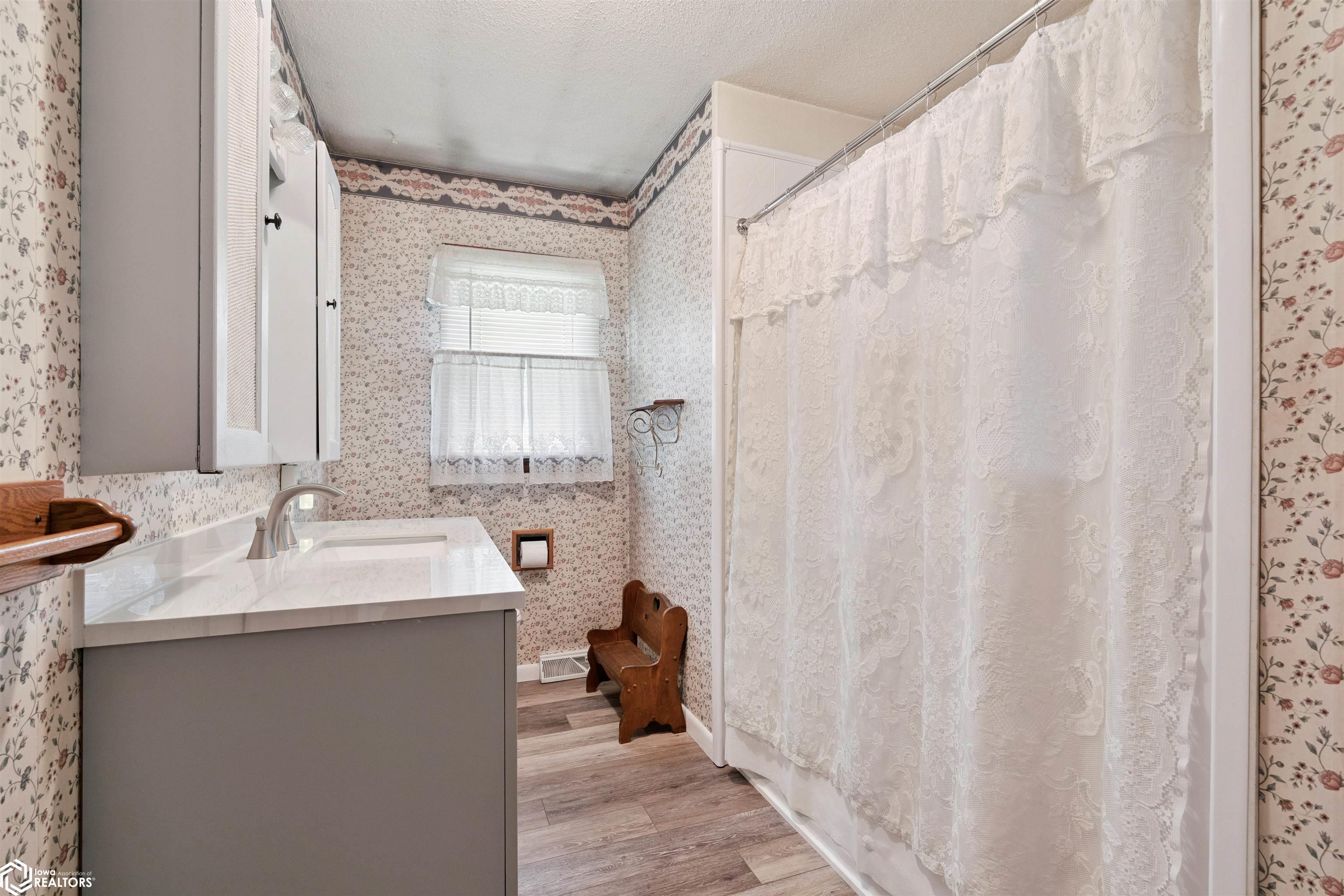 802 E Cedar Ln., Mount Pleasant, Iowa image 17