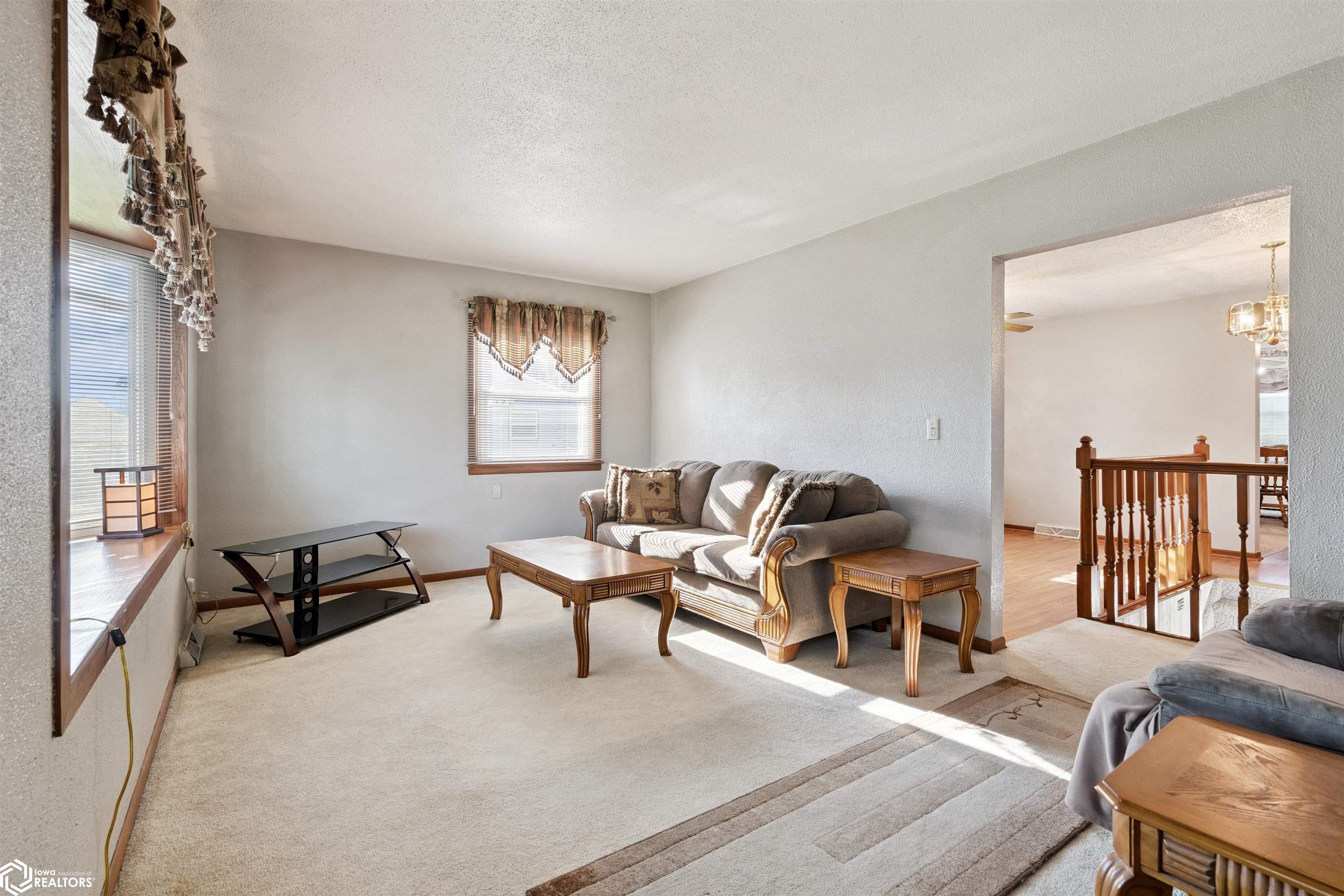 802 E Cedar Ln., Mount Pleasant, Iowa image 4